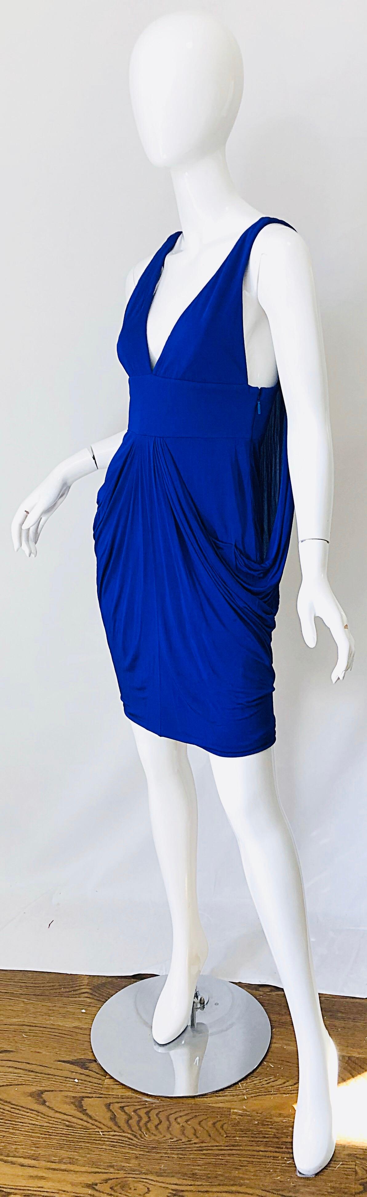 Versace - Robe de défilé avant-gardiste en jersey bleu violet avec dos cape, taille 42, printemps 2008 Pour femmes en vente