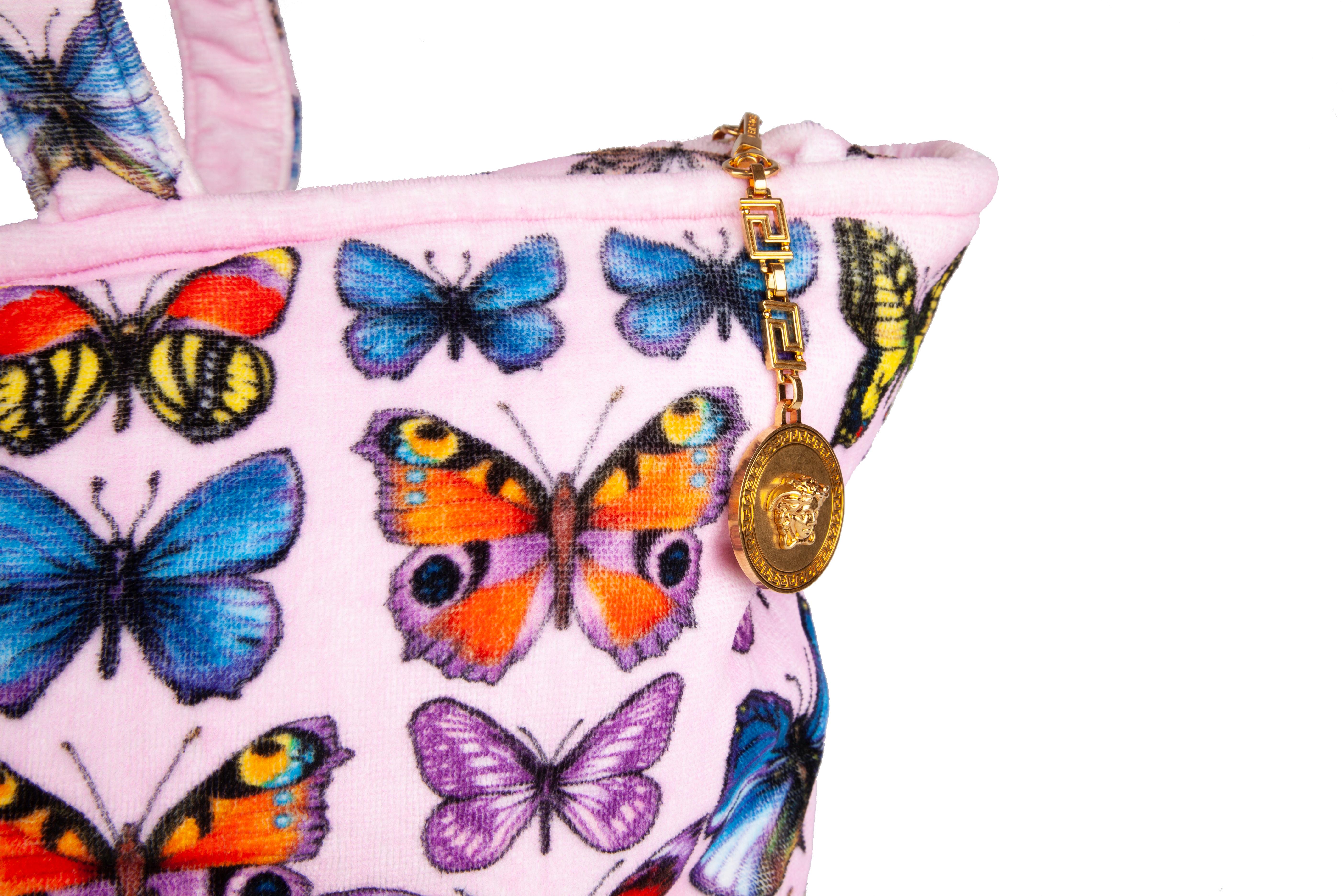 Versace Spring 2018 Runway Tribute Collection Butterfly Print Terry Cloth Tote

For Spring 2018, Donatella Versace assembled a beautiful tribute to her late brother, Gianni Versace, on the runway. This tribute collection was an ode to Gianni's