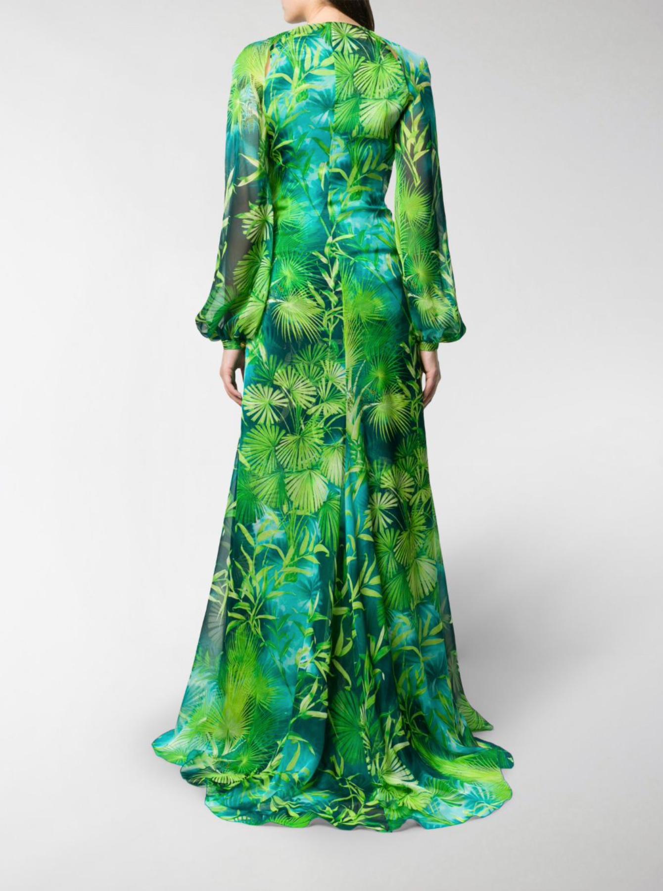 Versace Spring 2020 Green & Blue Jungle Print Floor-Length Silk Dress Size 38 In New Condition In Paradise Island, BS