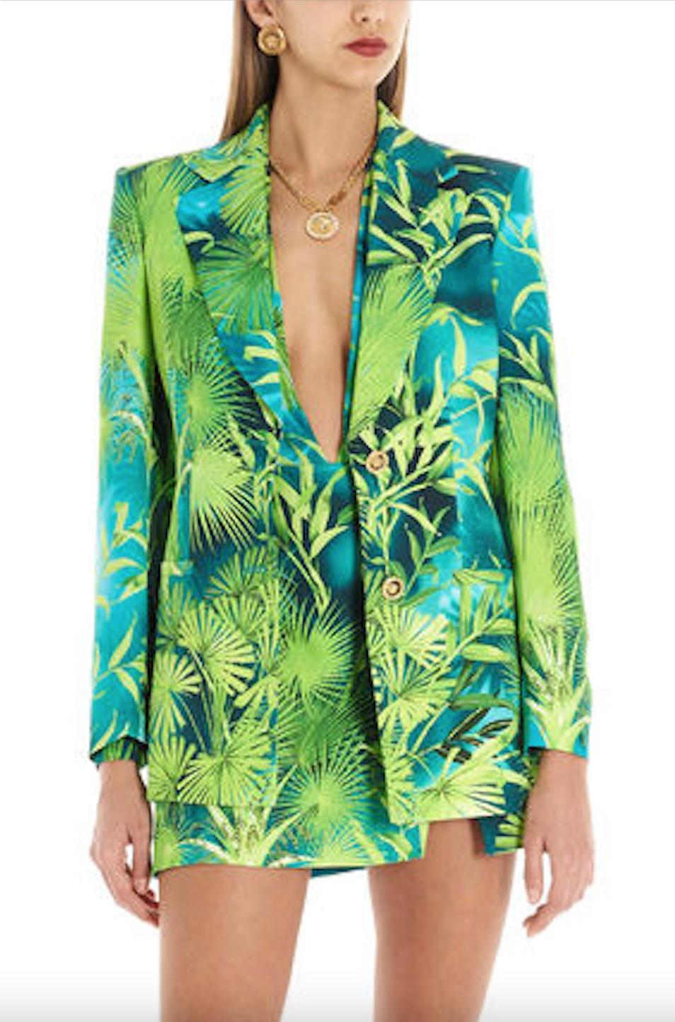 Versace Spring 2020 Runway Verde Jungle Print Single Breasted Blazer Size 40 In New Condition In Paradise Island, BS