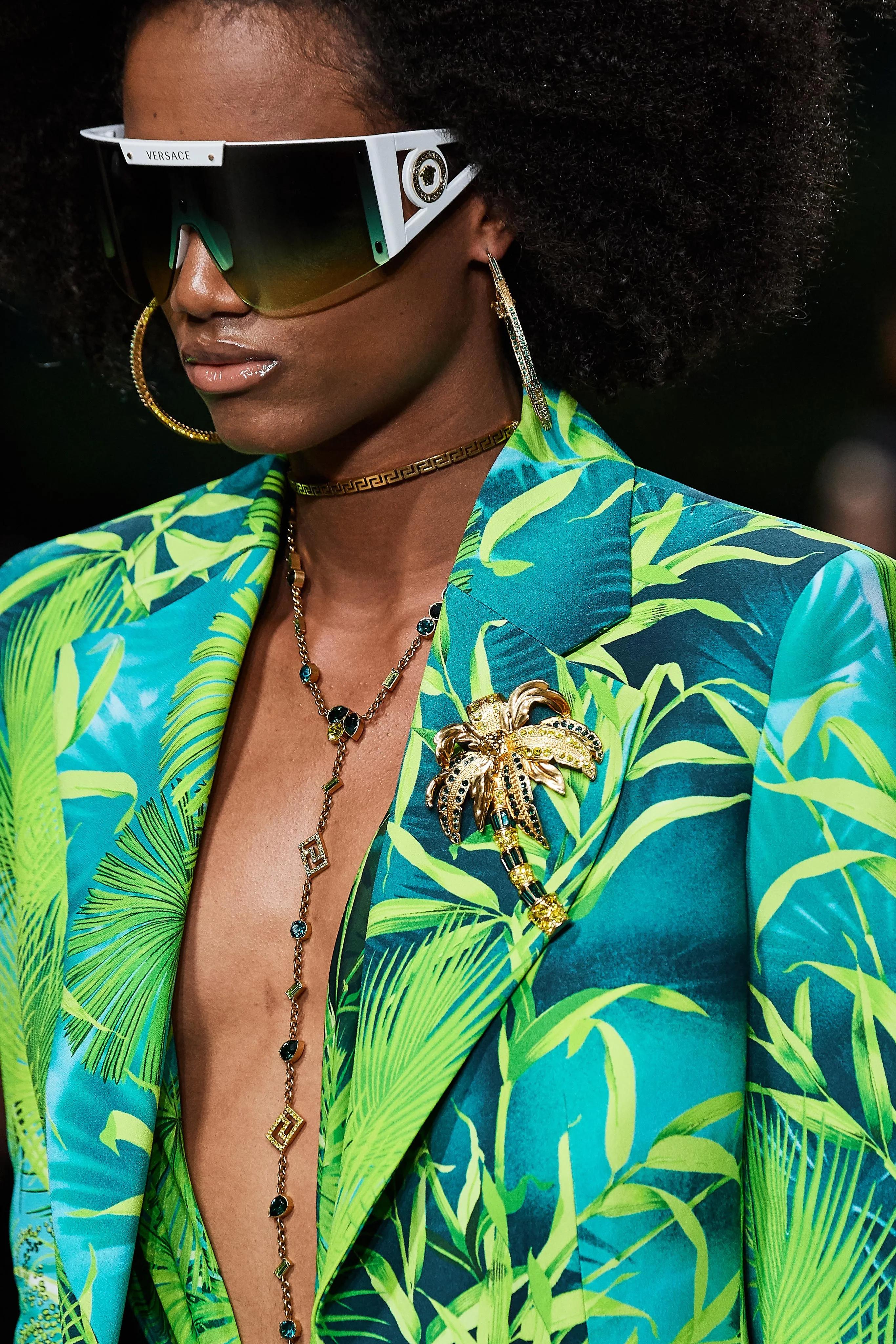 Versace Spring 2020 Runway Verde Jungle Print Single Breasted Blazer Size 40 3