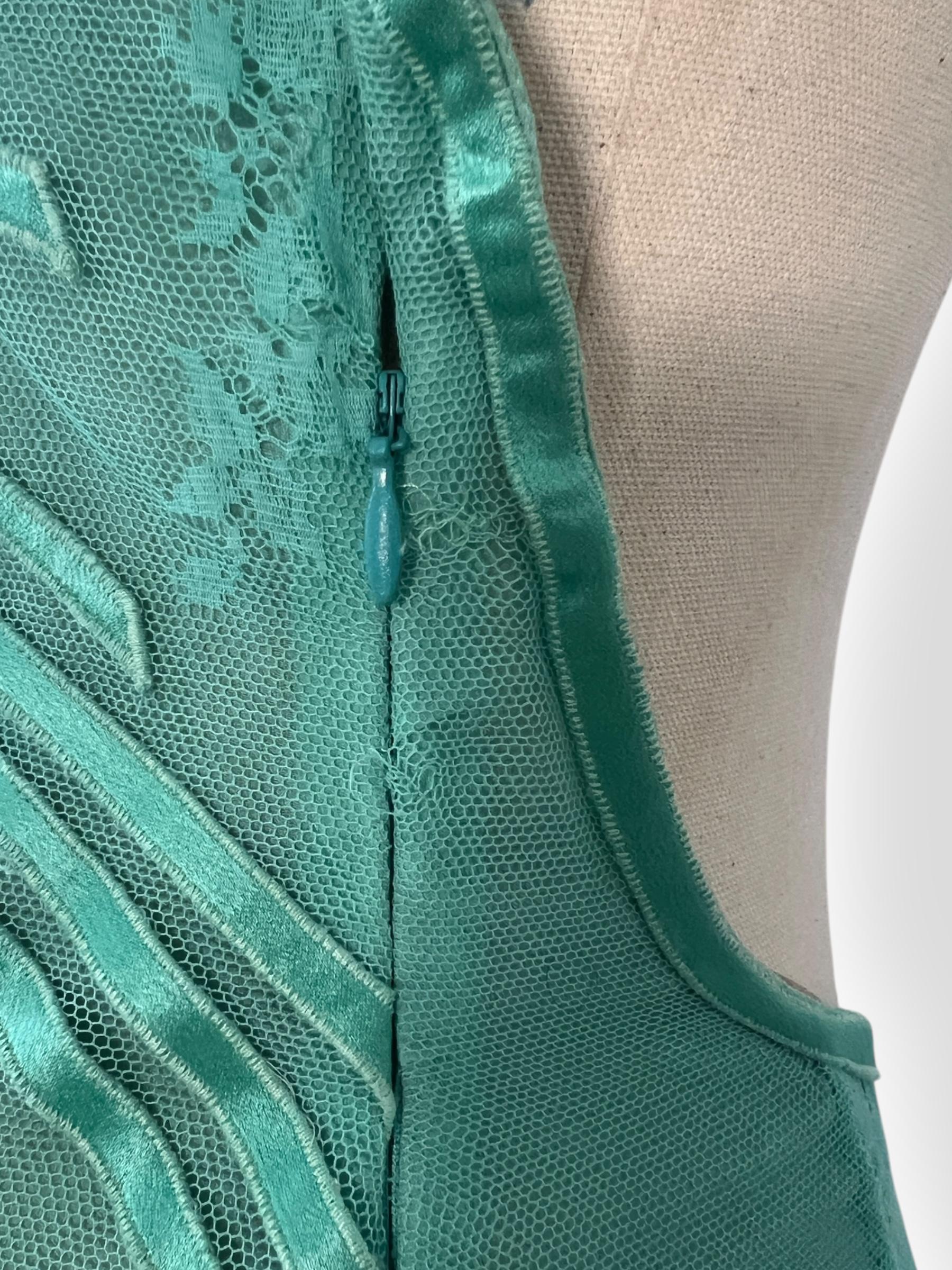 Women's Versace Spring/Summer 2000 Seafoam Lace Gown For Sale