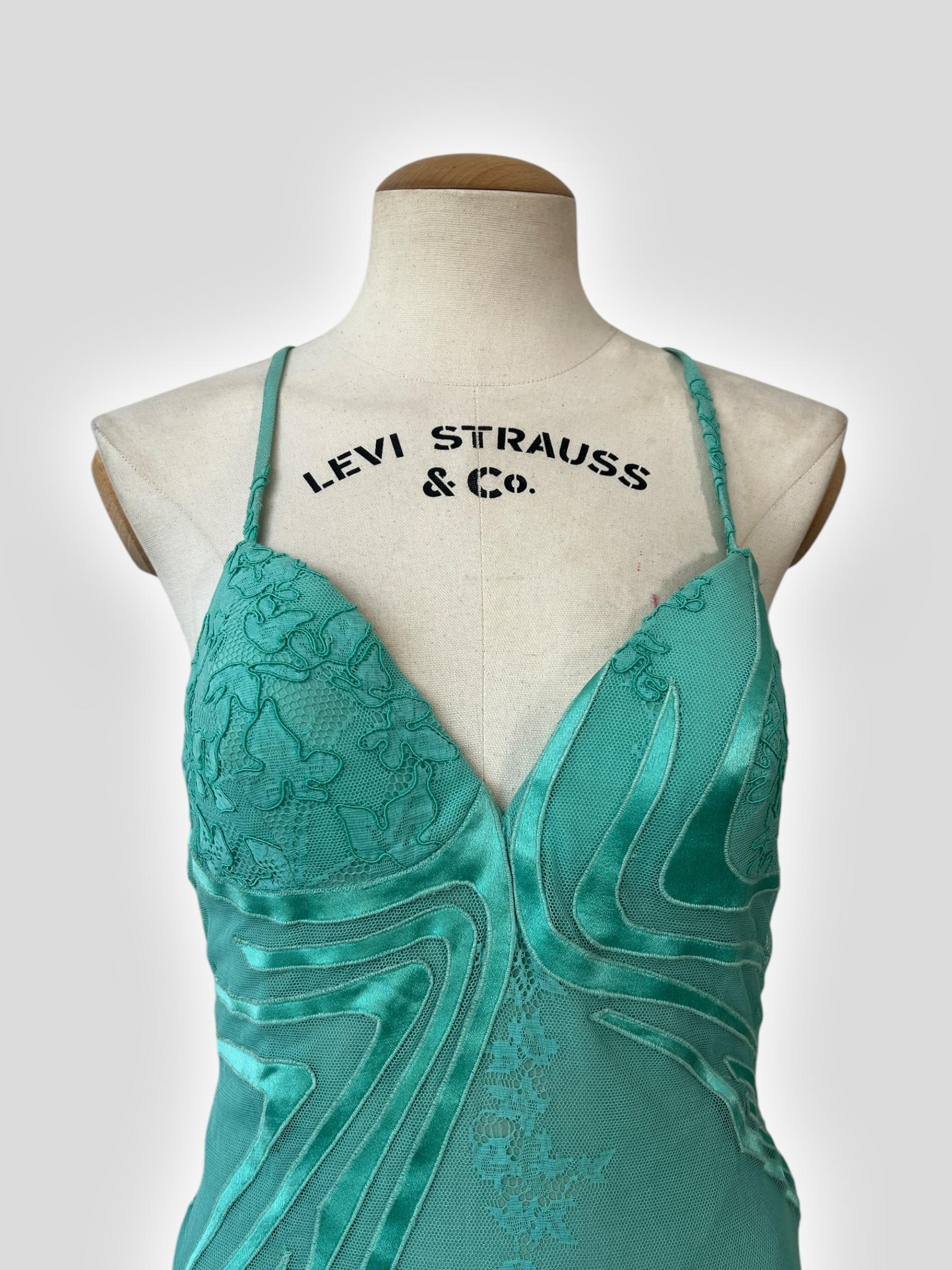 Versace Spring/Summer 2000 Seafoam Lace Gown For Sale 2