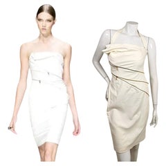Versace Frühjahr/Sommer 2009 Laufsteg-Look 6: Elfenbeinfarbenes, goldfarbenes Halterkleid mit Reißverschluss