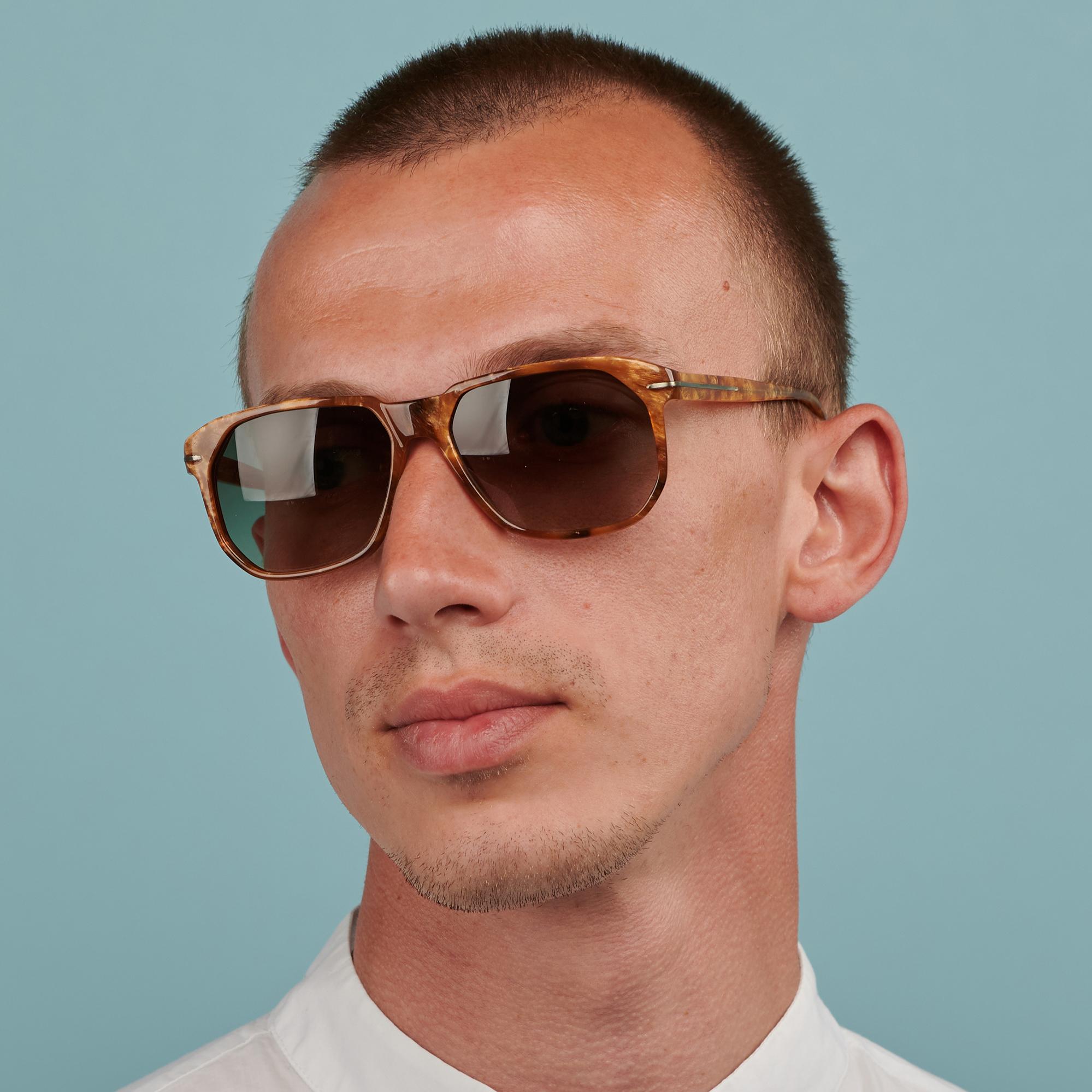 Versace lunettes de soleil vintage carrées Unisexe en vente