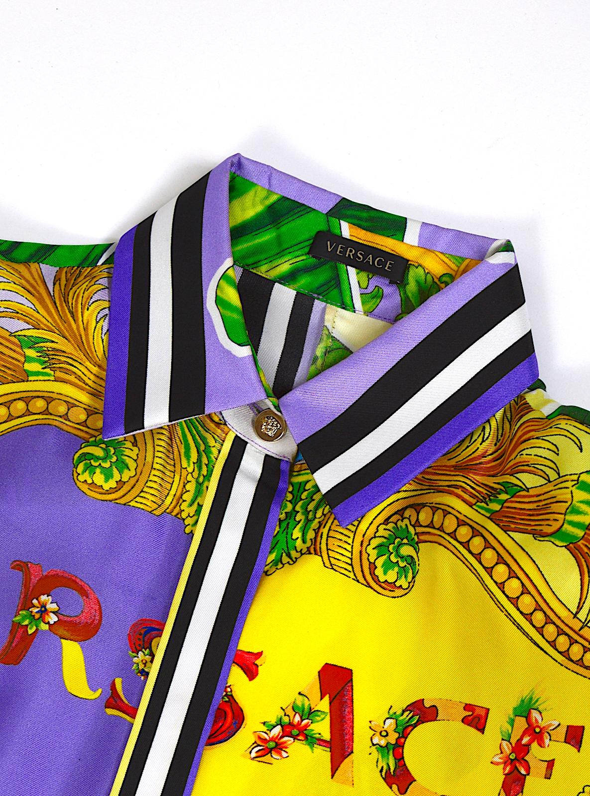 Versace SS 2018 printed silk mini shirt dress with the original matching belt 3