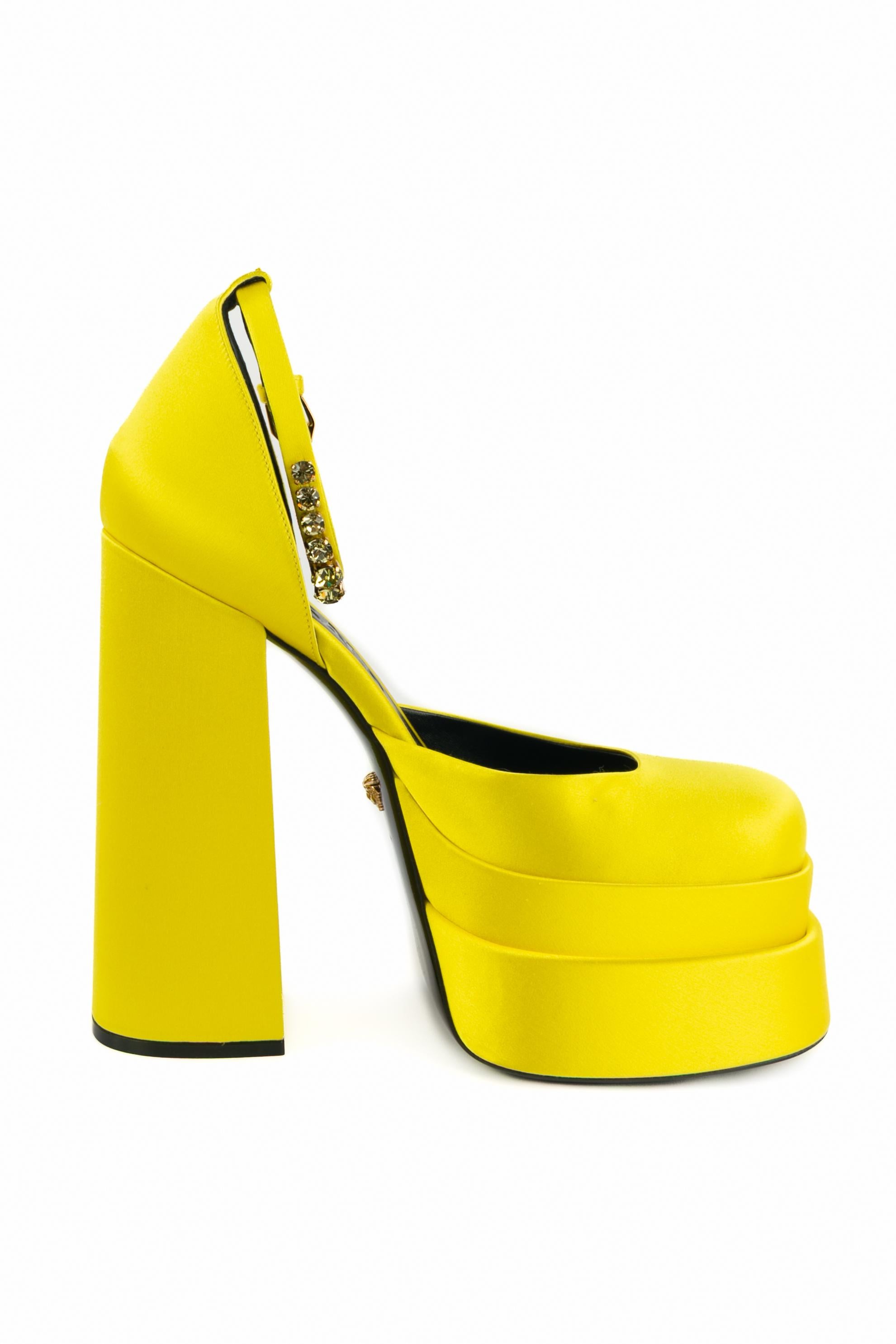 Versace Stilettoes 'Medusa Aevitas' im Angebot 2