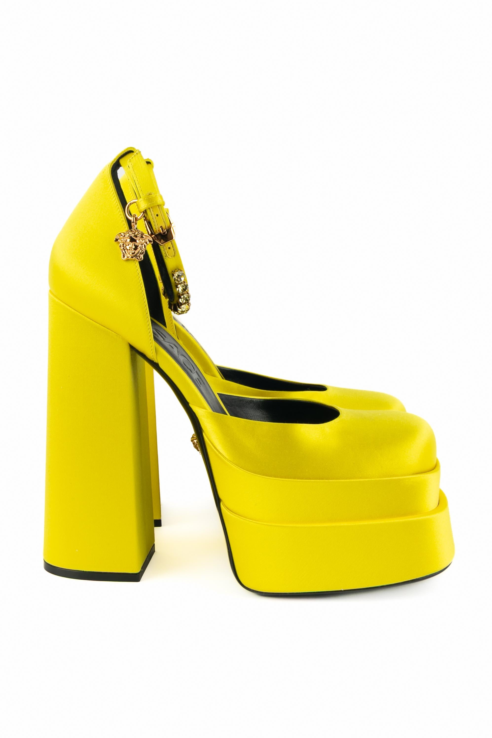 Versace Stilettoes 'Medusa Aevitas' im Angebot 3