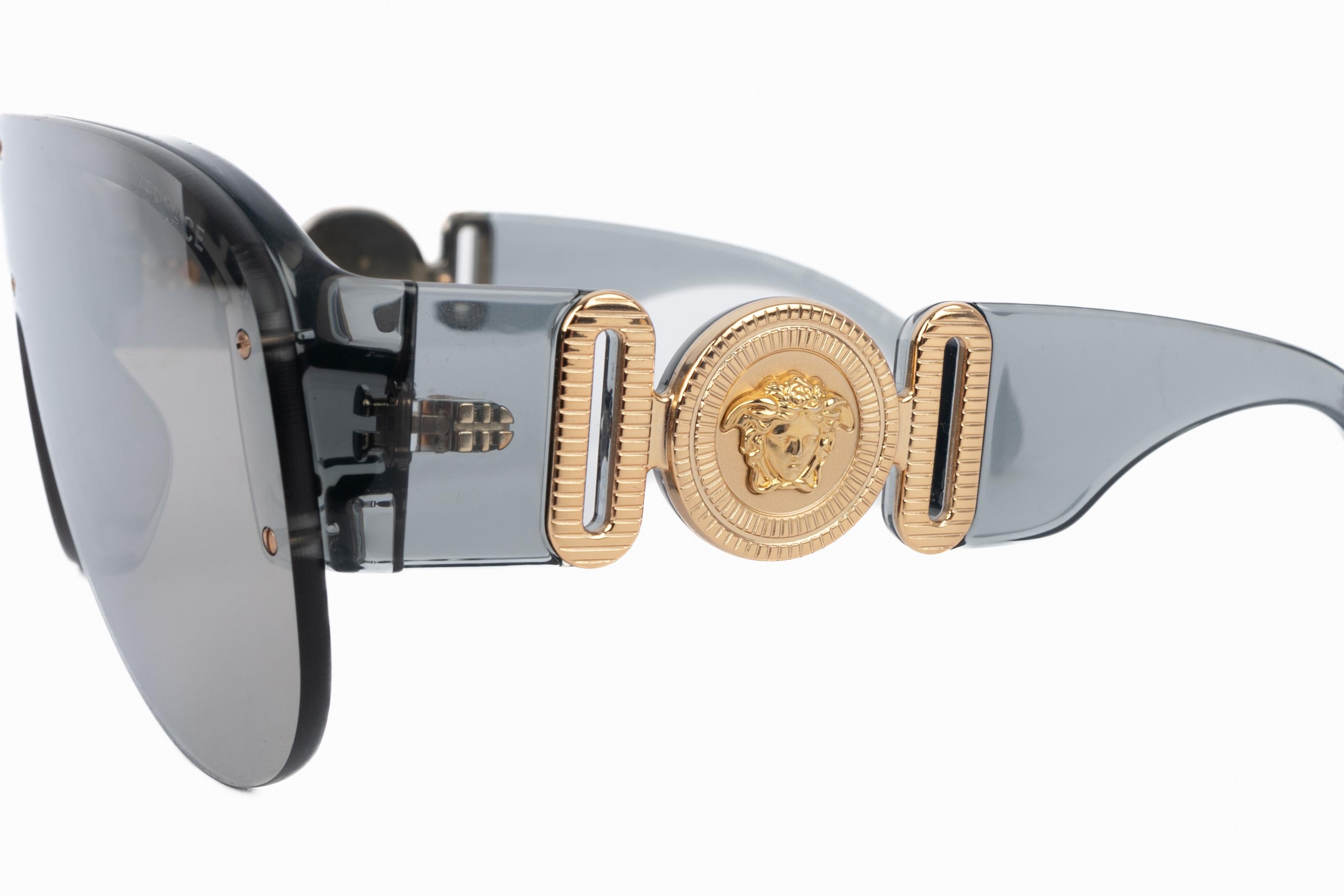 Versace sunglasses 'Medusa Beggie' en vente 2