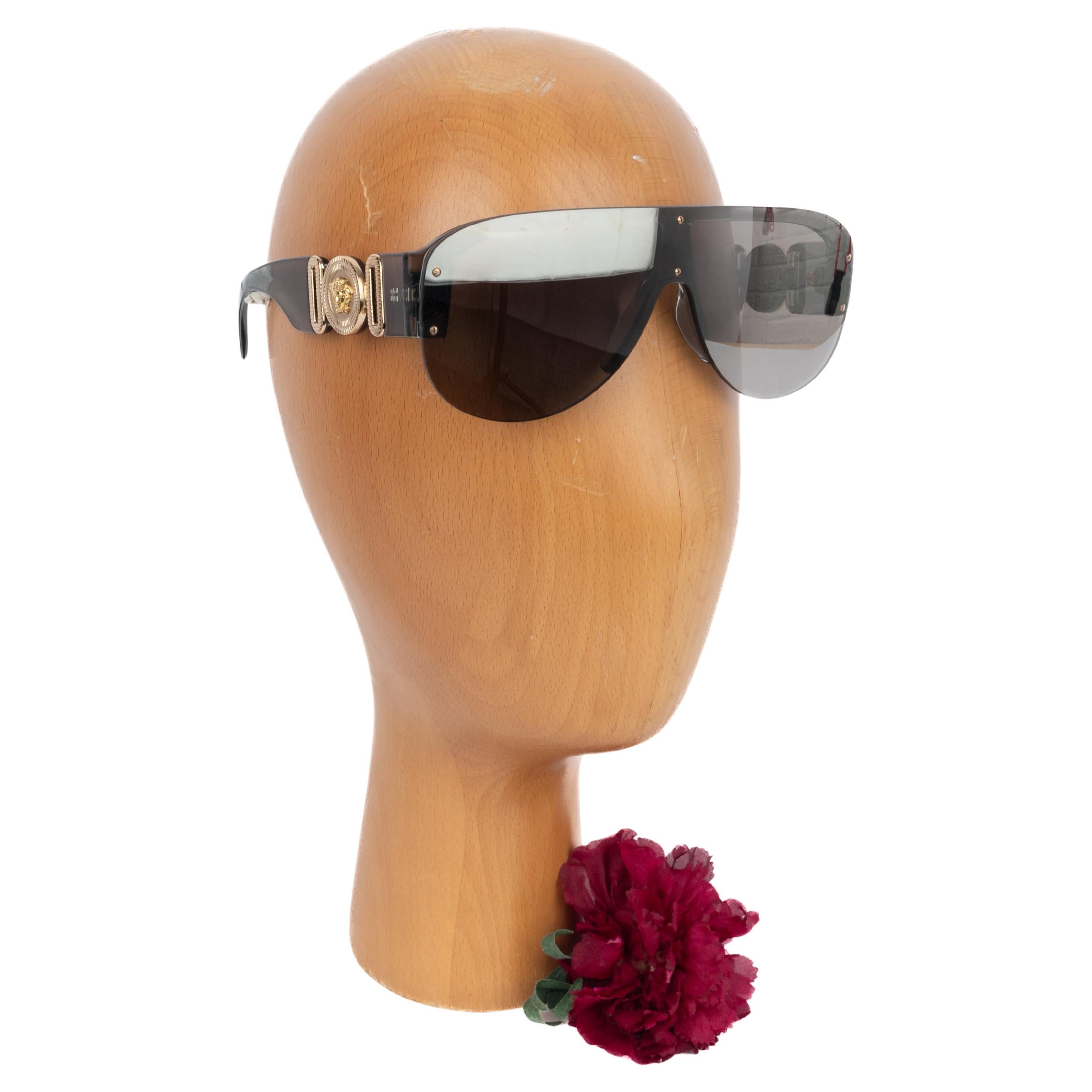 Versace sunglasses 
Medusa Beggie
 en vente