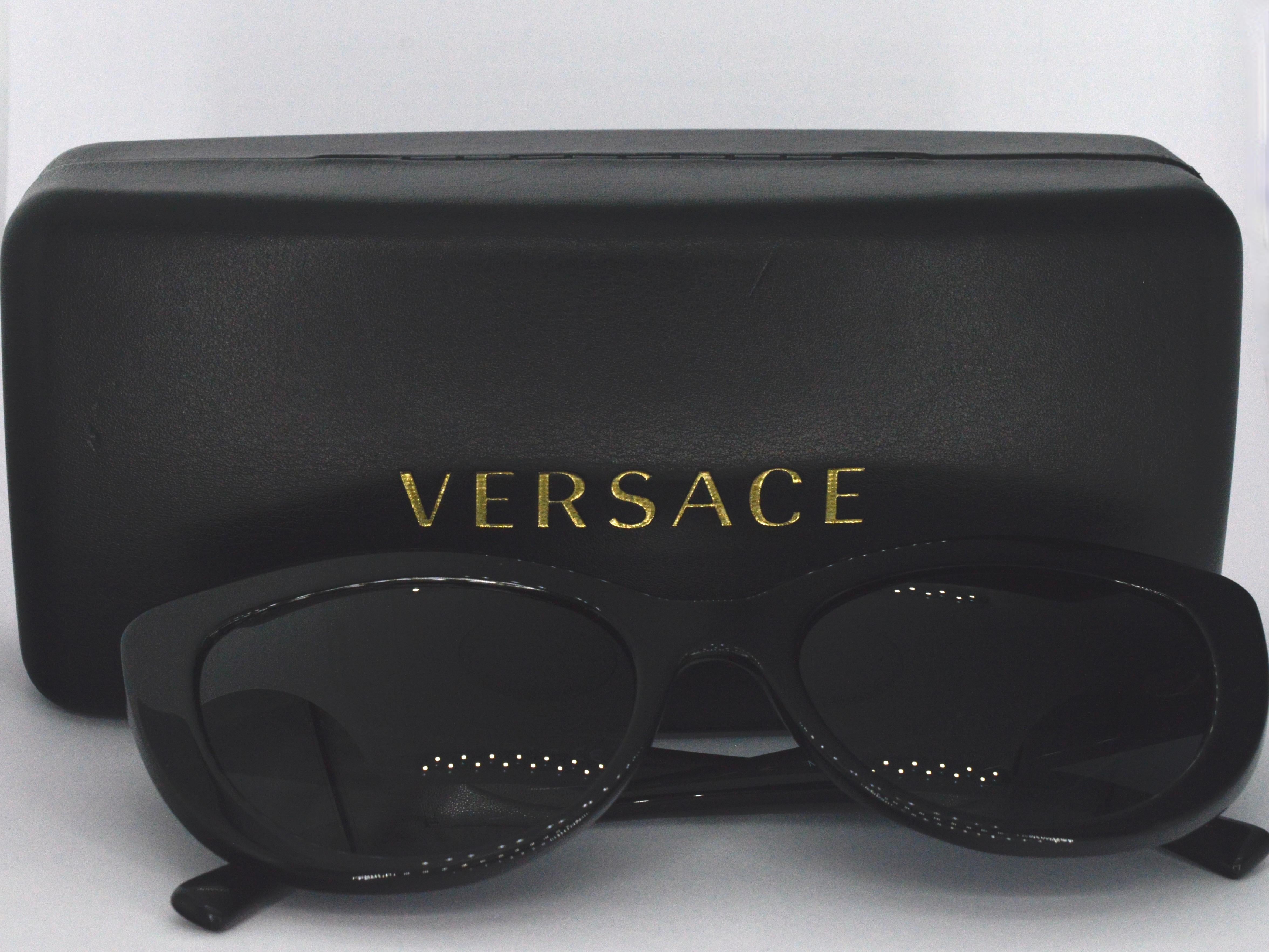 VERSACE - sunglasses VE4388 GB1/87 For Sale 3