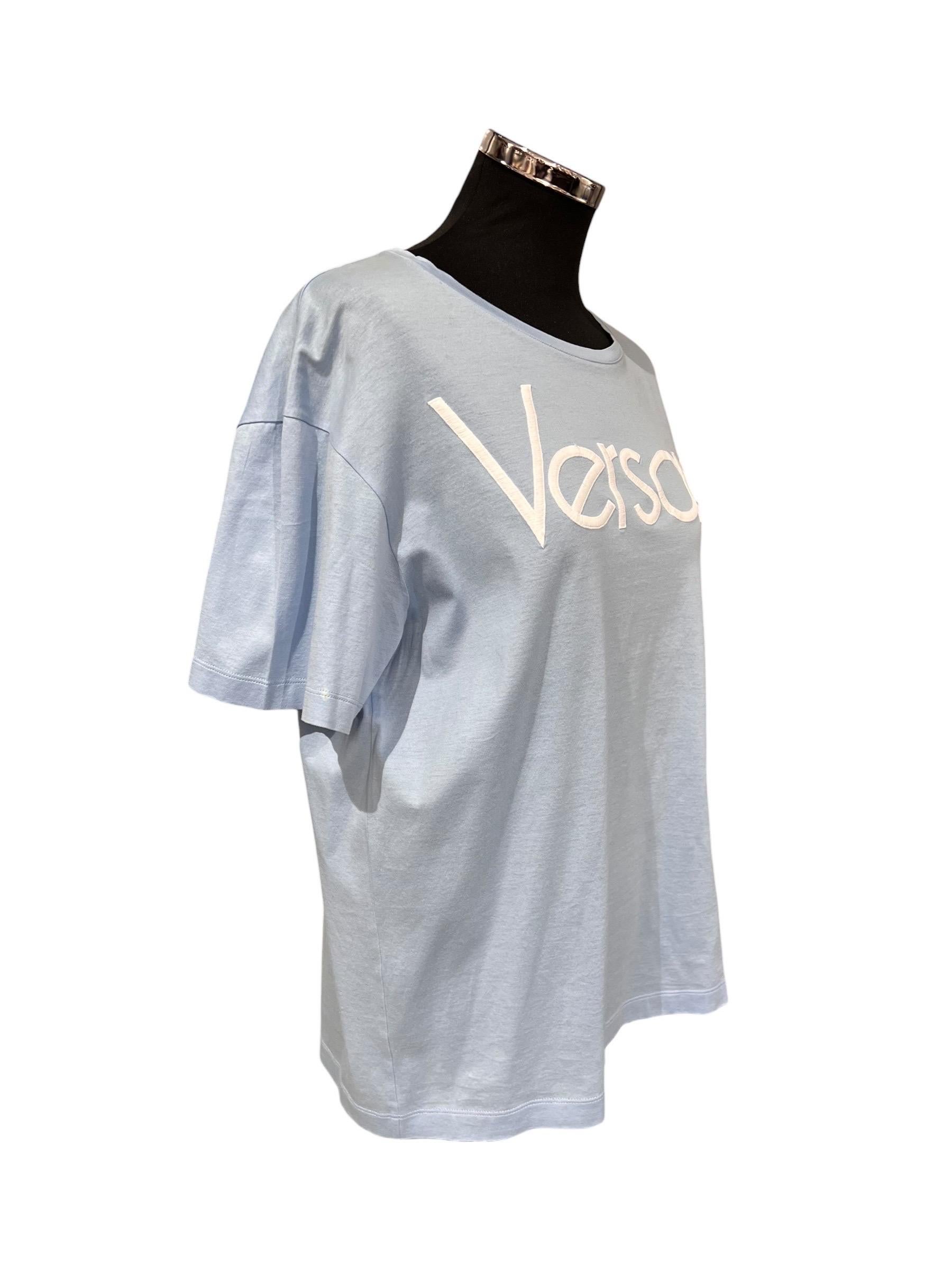 Versace T-shirt Azzurro Manica Corta  In Good Condition For Sale In Torre Del Greco, IT