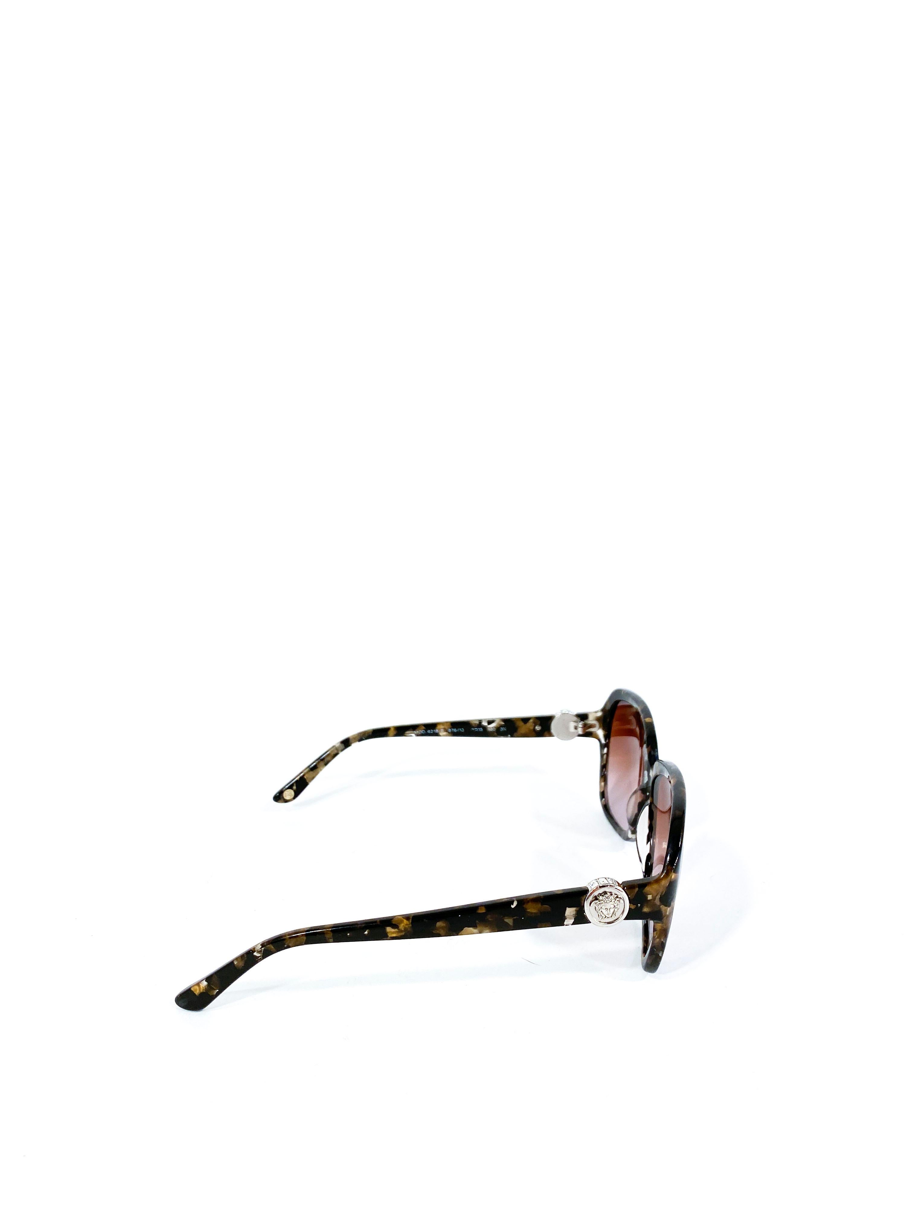Versace Tortoise Pattern Sunglasses In Good Condition In San Francisco, CA