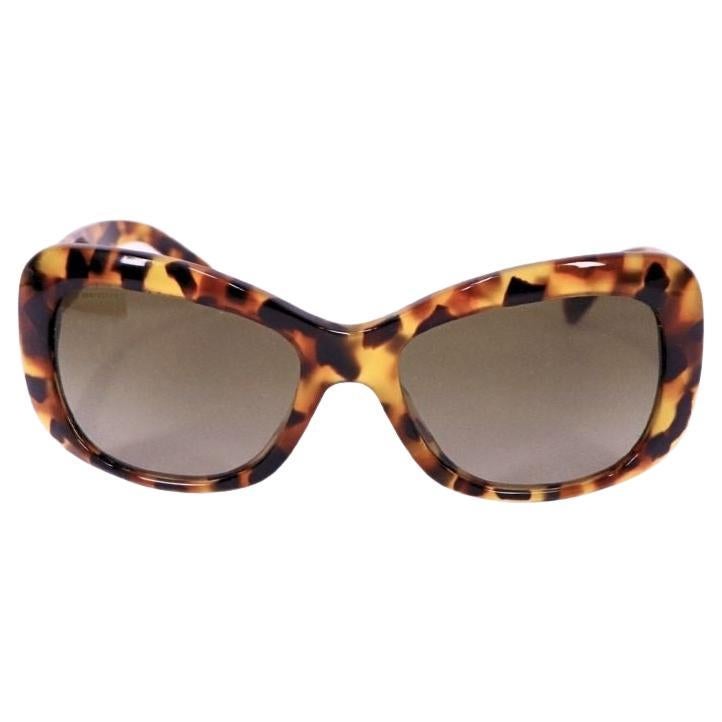 Versace Tortoiseshell Oval Sunglasses im Angebot