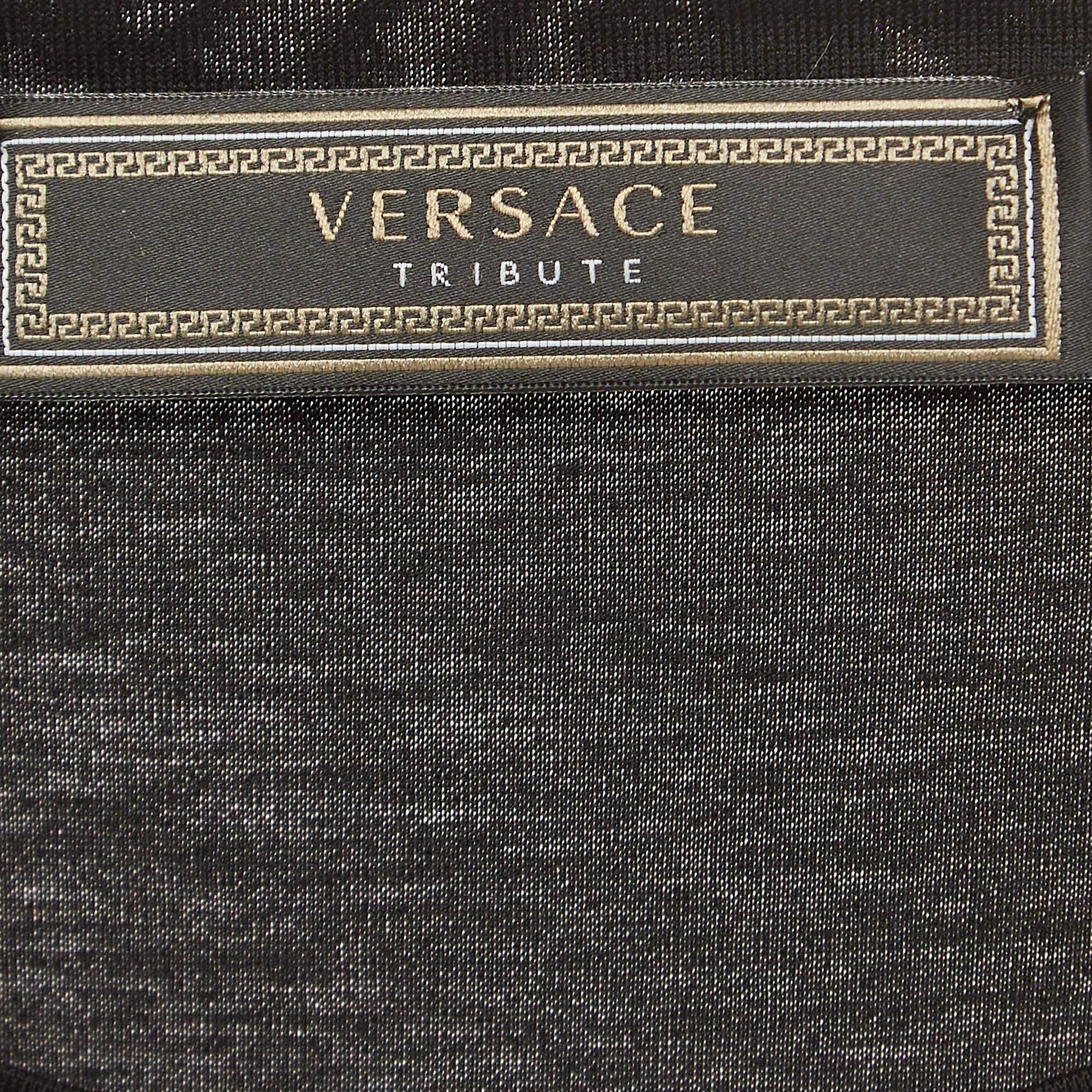 Versace Tribute Black Logo Cotton T-Shirt L In Excellent Condition For Sale In Dubai, Al Qouz 2