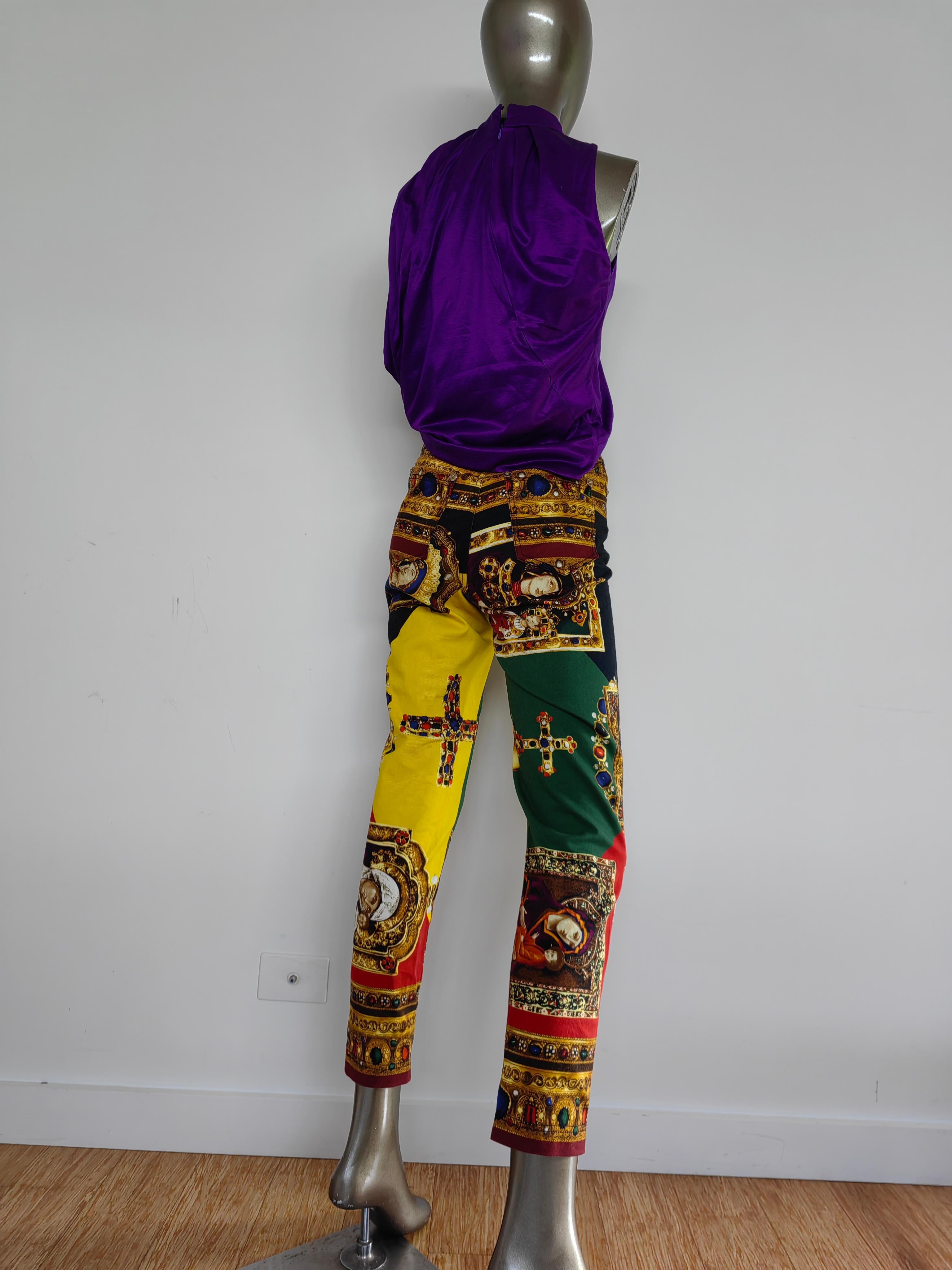 Versace Tribute Kollektion Byzantinische Barock Jeans mit hoher Taille und Barockdruck Gr. 27 im Angebot 1