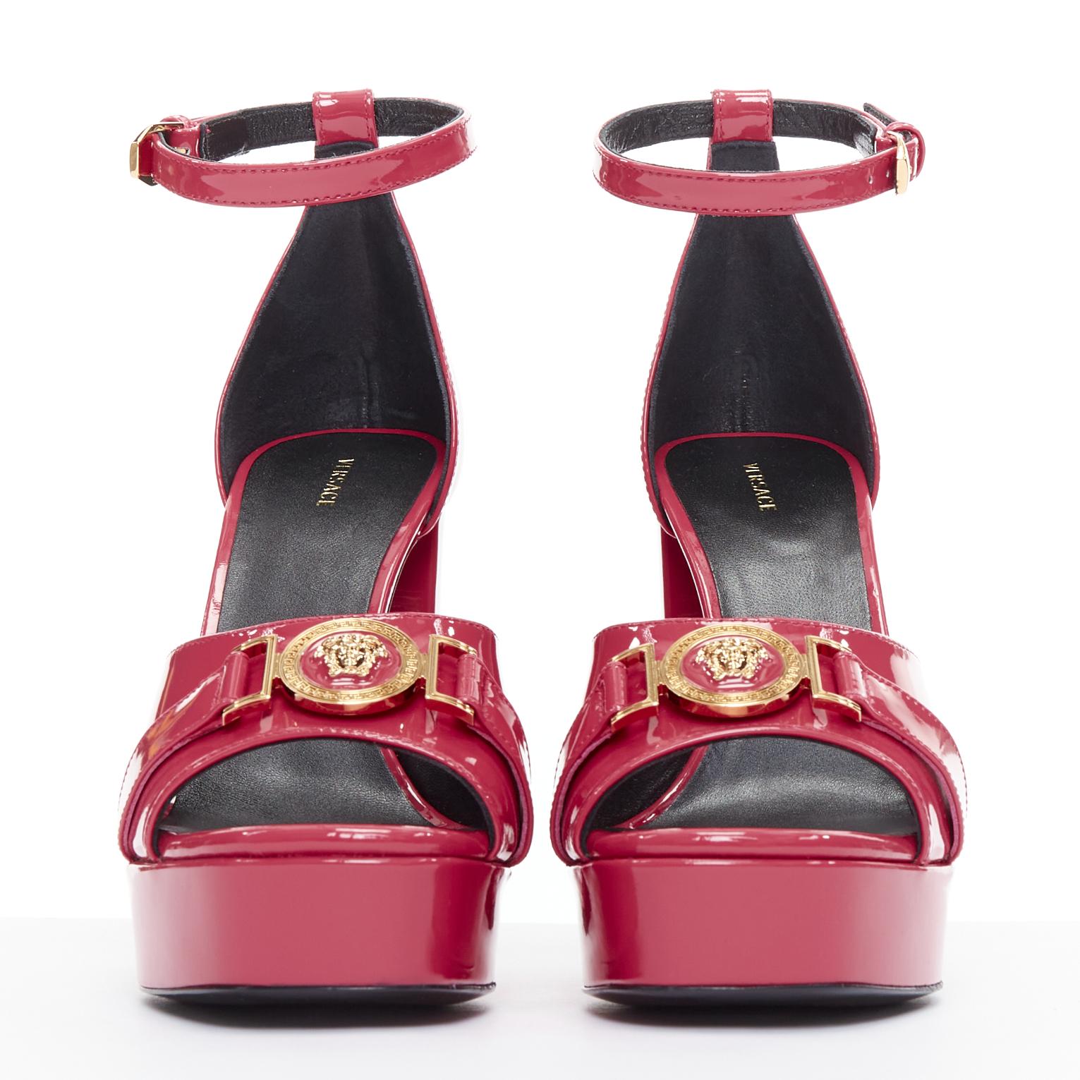 Rose VERSACE Tribute rose fuschia breveté Medusa emblème à bout ouvert EU41 en vente