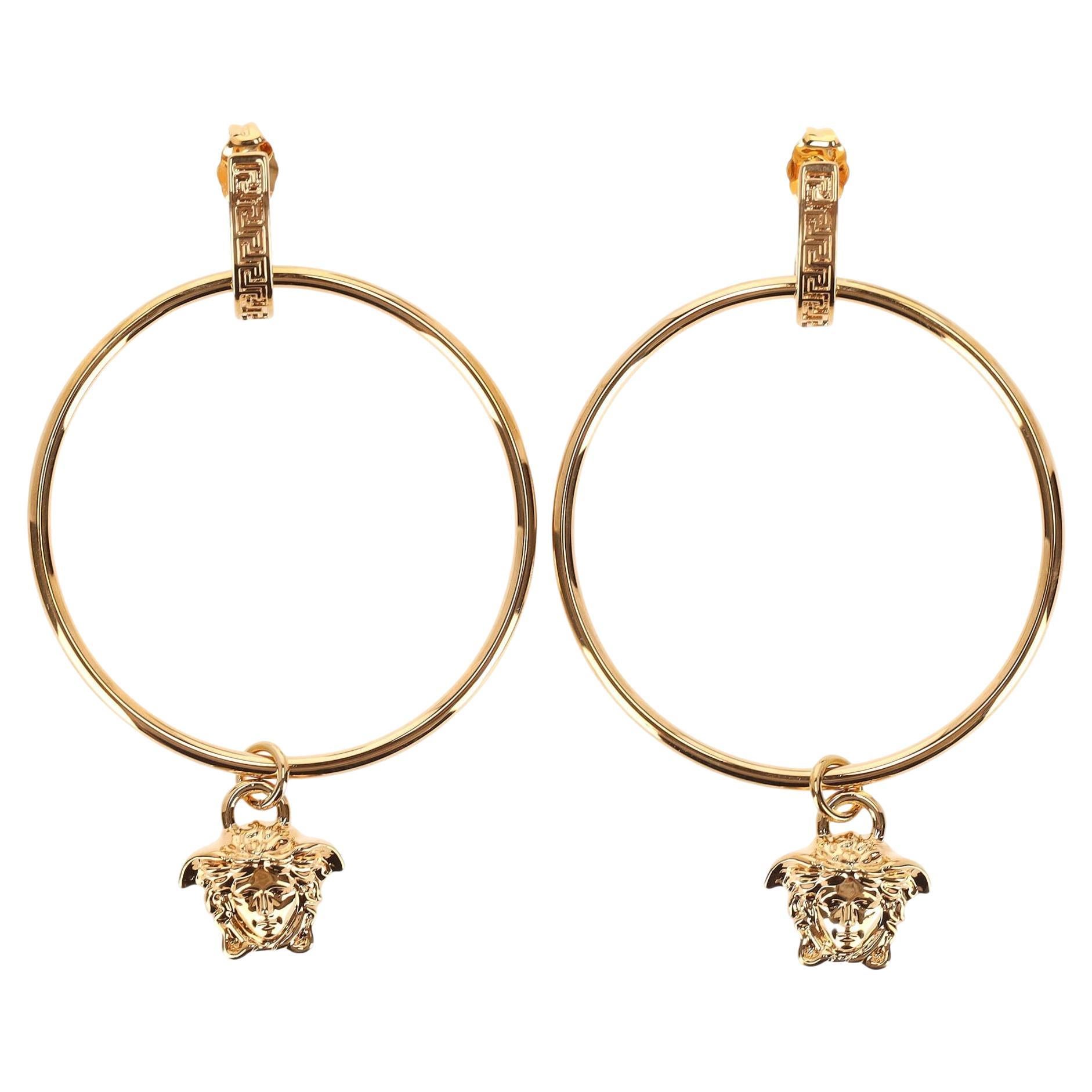 Versace Tribute Medusa Charm Hoop Earrings im Angebot