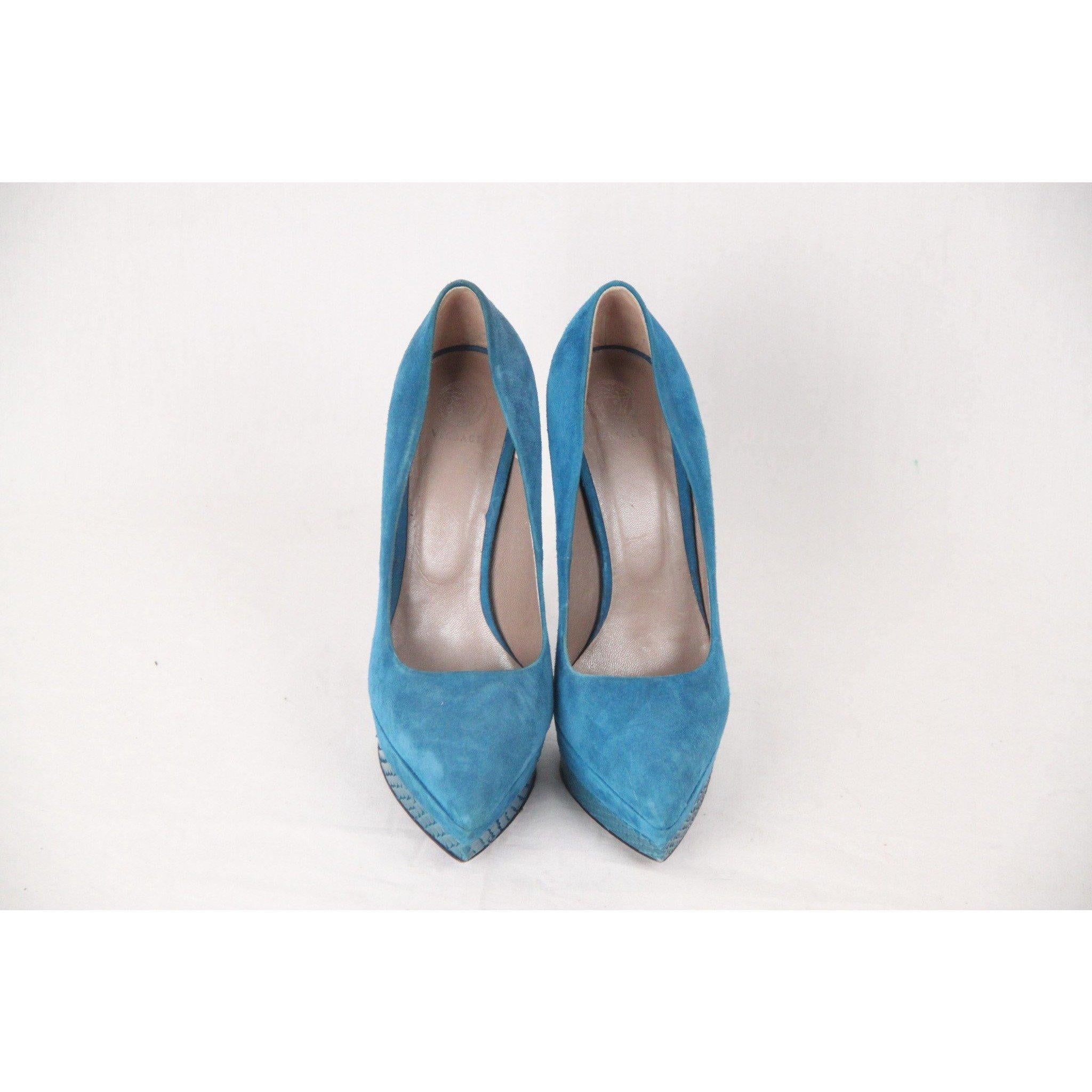 MATERIAL: Suede COLOR: Blue MODEL: Pumps GENDER: Women SIZE: 35 COUNTRY OF MANUFACTURE: Italy Condition CONDITION DETAILS: : B :GOOD CONDITION - Some light wear of use. Condition details: Some wear and light darkness on suede due to normal use, some