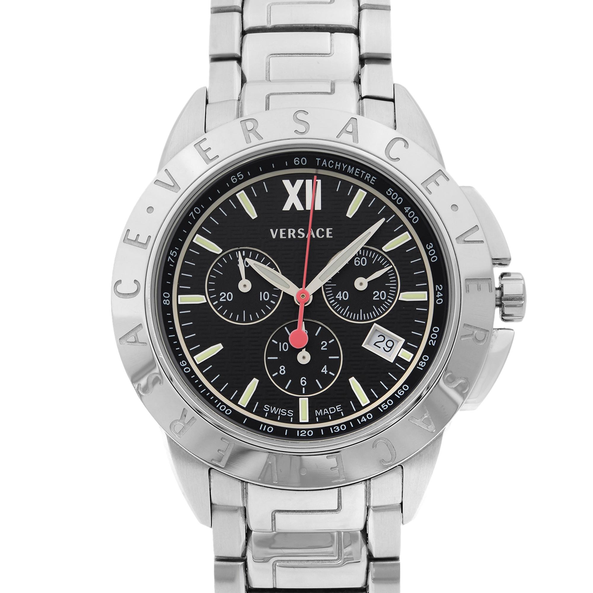This display model Versace V-Sport 12C99D009S099 is a beautiful men's timepiece that is powered by quartz (battery) movement which is cased in a stainless steel case. It has a round shape face, chronograph, date indicator, small seconds subdial dial
