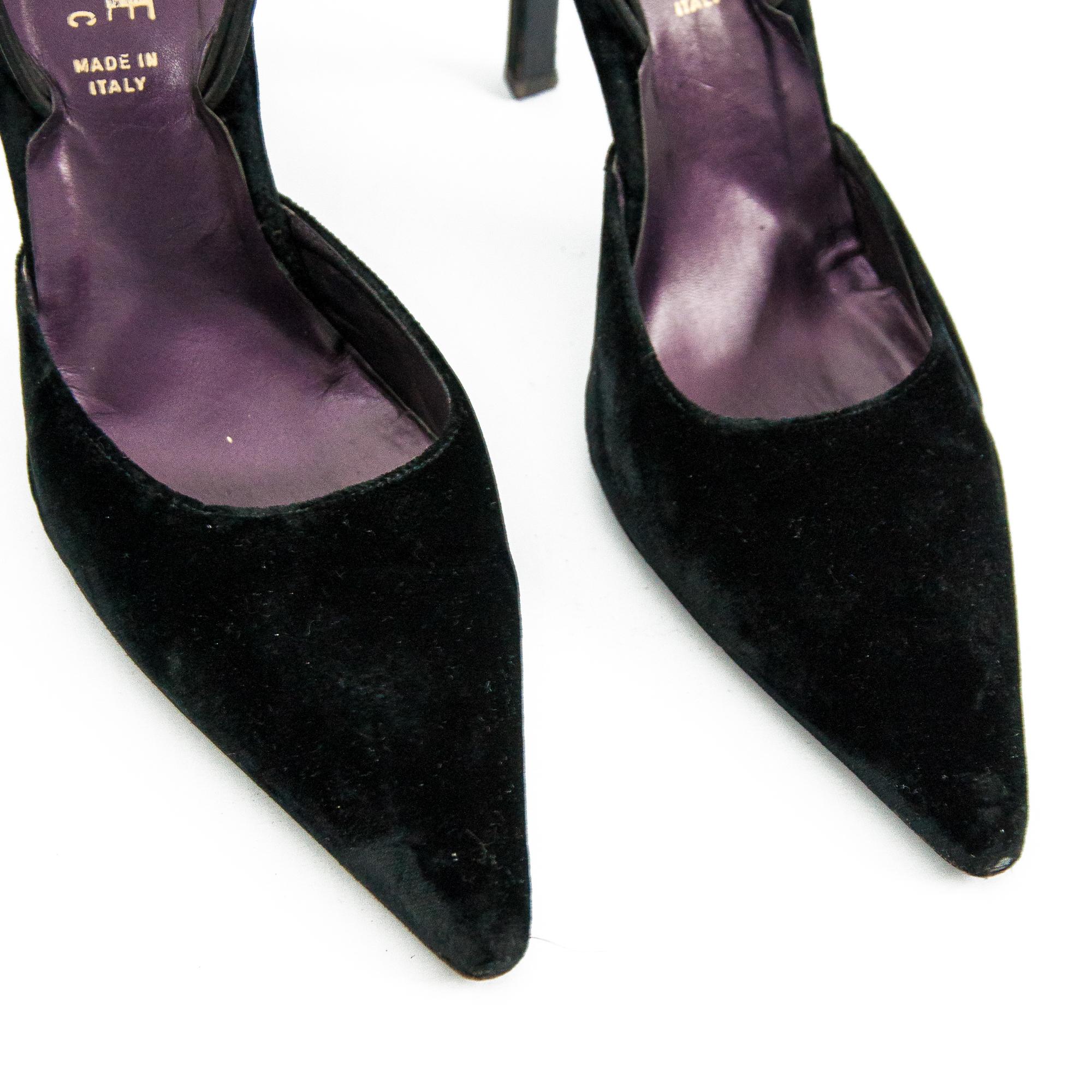Ruder Than The Rest presents: vintage Versace Classic V2 velvet pointed high heels.

Swarovski crystal detail on the heels.

Pointed toe.

Slingback and stiletto heel.

Vintage, circa 2000s.

Made in Italy.

Authenticity guaranteed.

Comes without