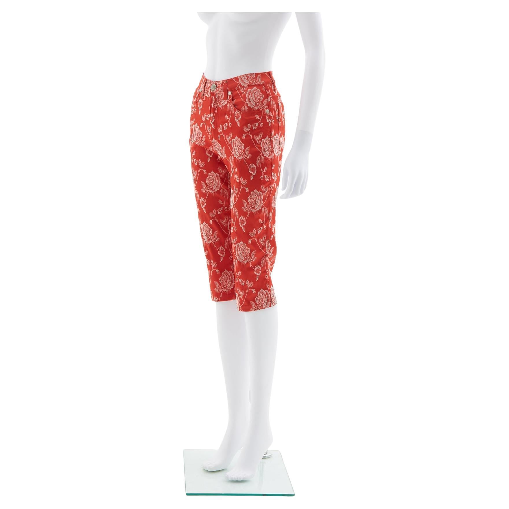 Versace V2 red roses pattern cropped trousers, early 2000s For Sale