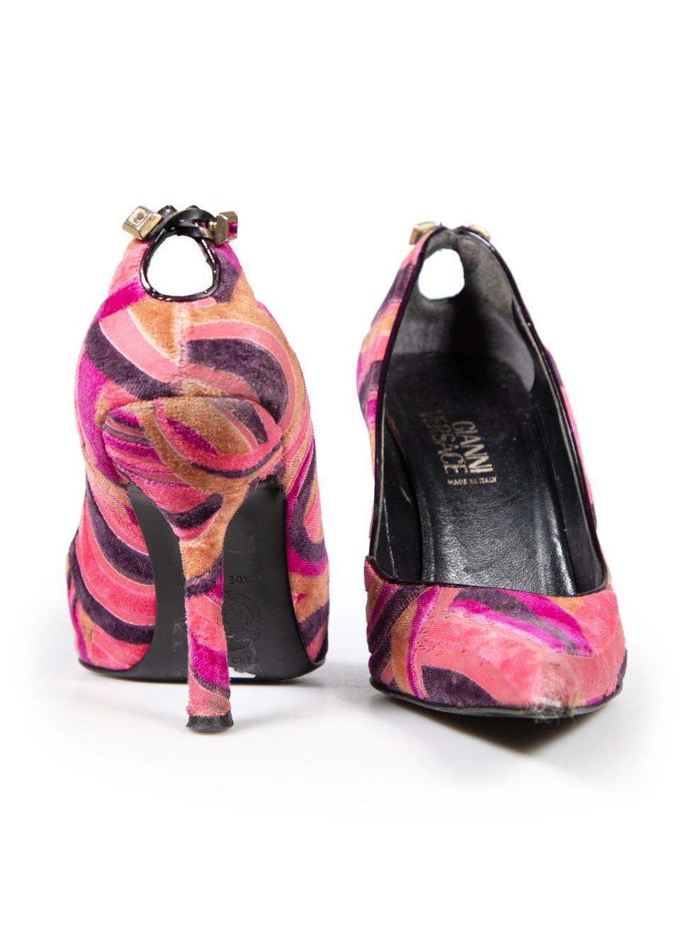 Pink Versace Velvet Detail Pointed Toe Heels Size IT 36 For Sale