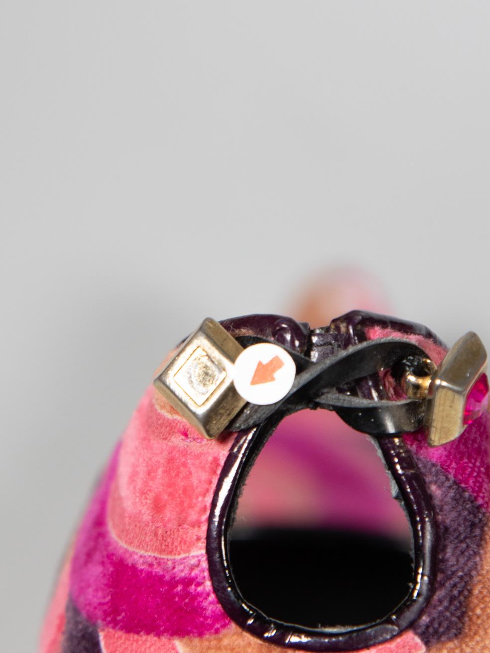 Versace Velvet Detail Pointed Toe Heels Size IT 36 For Sale 3