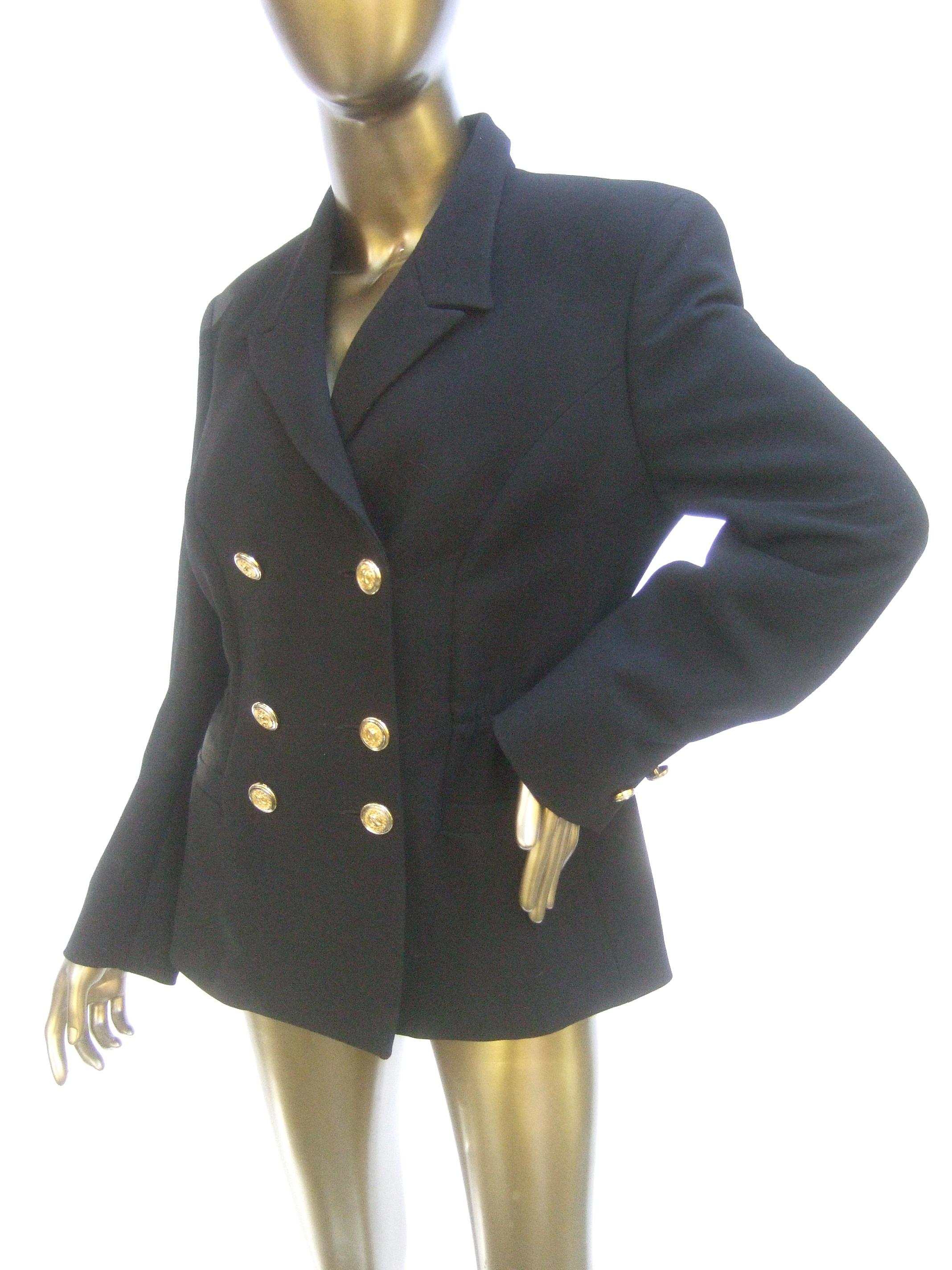 Versace Versus Schwarze Jacke aus Wolle im Militärstil Circa 1990er im Angebot 3