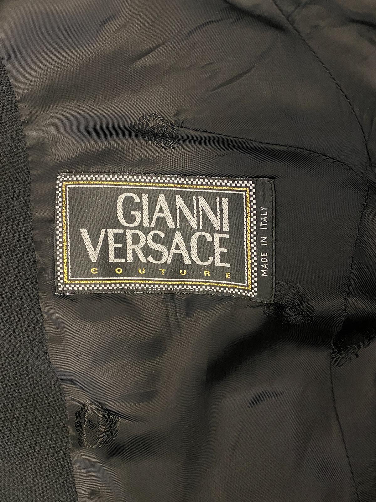 VERSACE Vintage 1997 Contour Skirt Suit Gianni Versace Couture For Sale 2