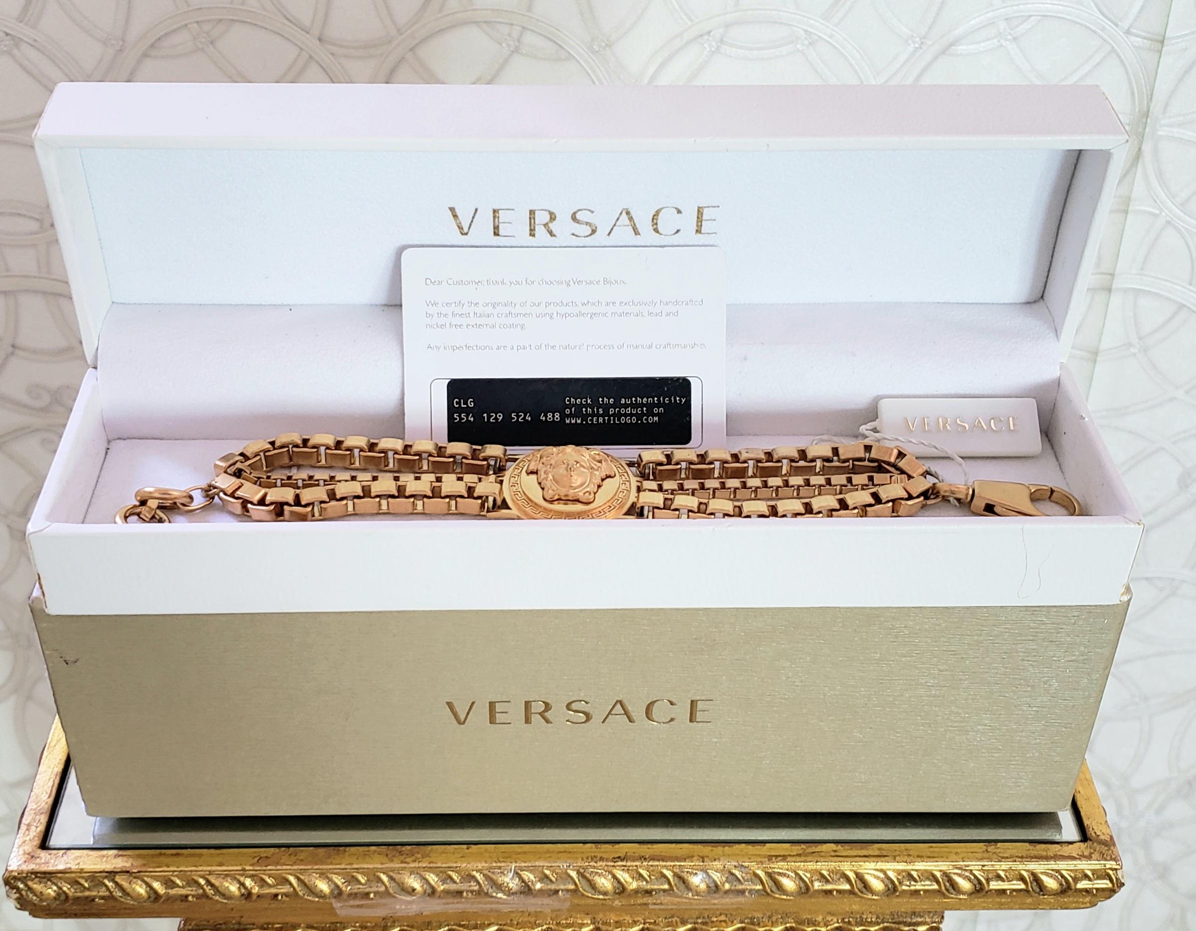 VERSACE VINTAGE 24K GOLD PLATED TRIPLE CHAIN GREEK KEY MEDUSA Bracelet In New Condition For Sale In Montgomery, TX