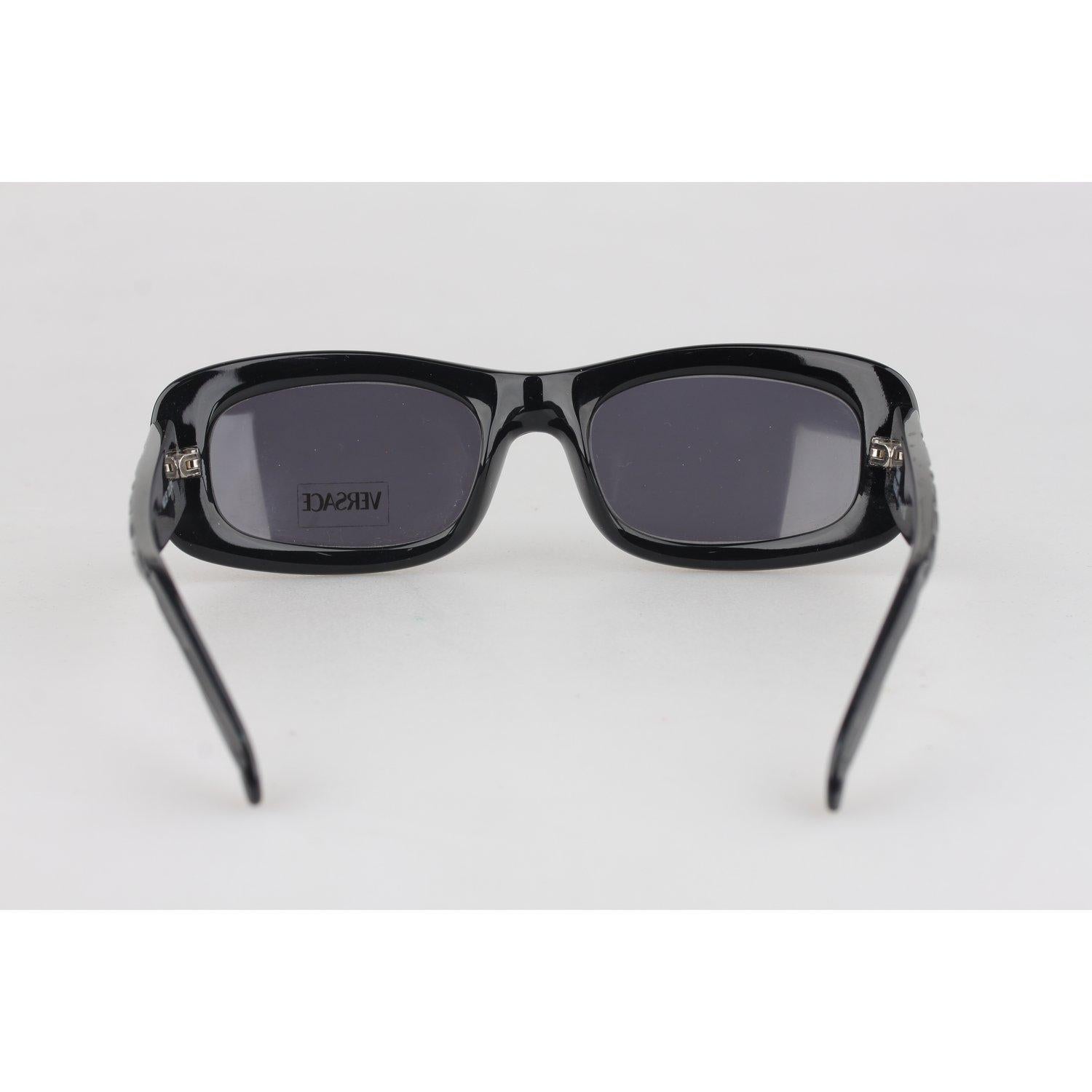 Versace Vintage Black Sunglasses Mod 257 Col 374 50/12mm In Excellent Condition In Rome, Rome
