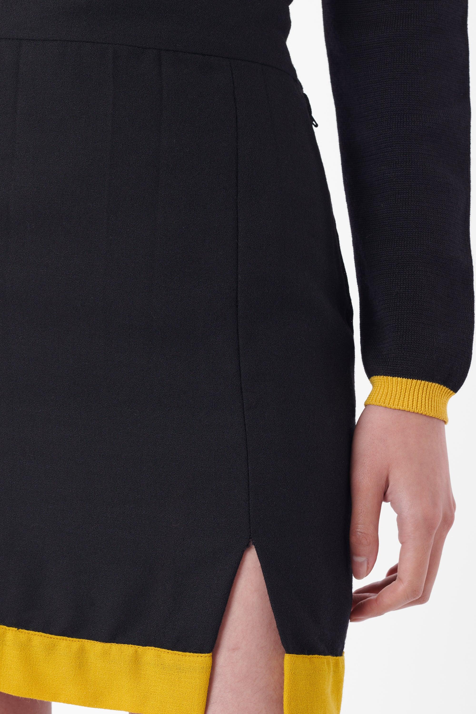 Traje de chaqueta y falda Versace Vintage F/W 1991 Negro en venta