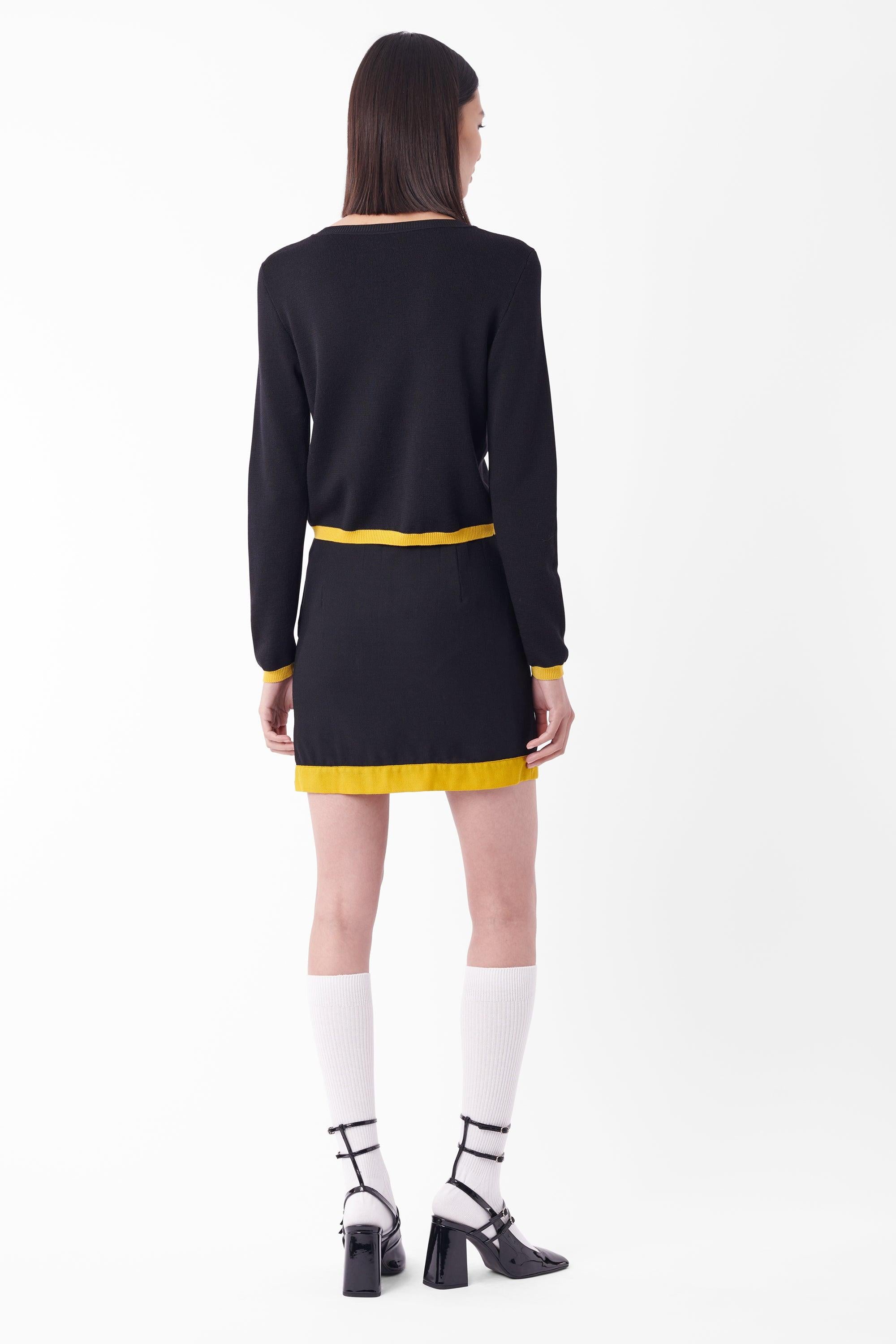 Traje de chaqueta y falda Versace Vintage F/W 1991 en Excelente estado para la venta en London, GB