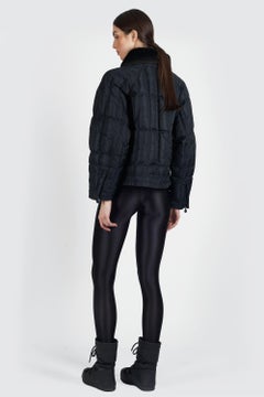 Versace Vintage A.M.F. 1992 Miss A&M. Cappotto Puffer trapuntato in passerella.