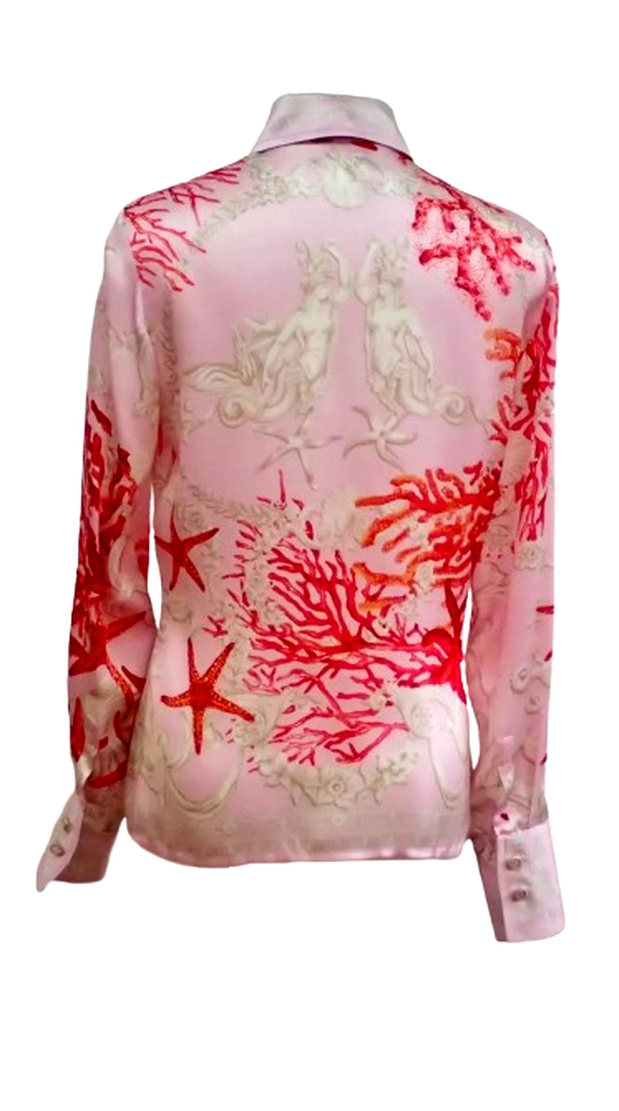 VERSACE Vintage Pasarela S/S 2005 Blusa Barocco Estrella de Mar de Seda con Botones Medusa Beige en venta