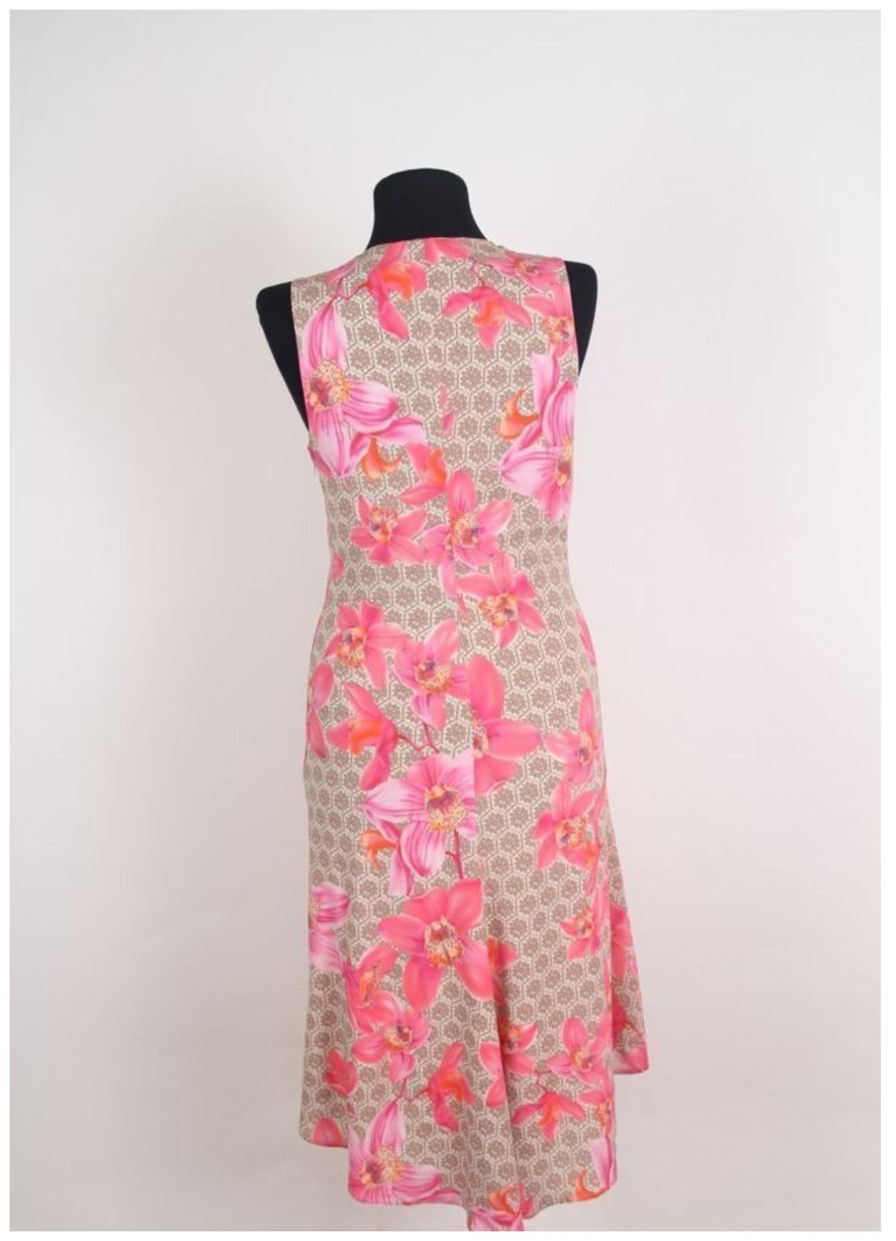 VERSACE Seda vintage  Floral en flor  Vestido  40 it flor de lis en Bueno estado para la venta en Алматинский Почтамт, KZ