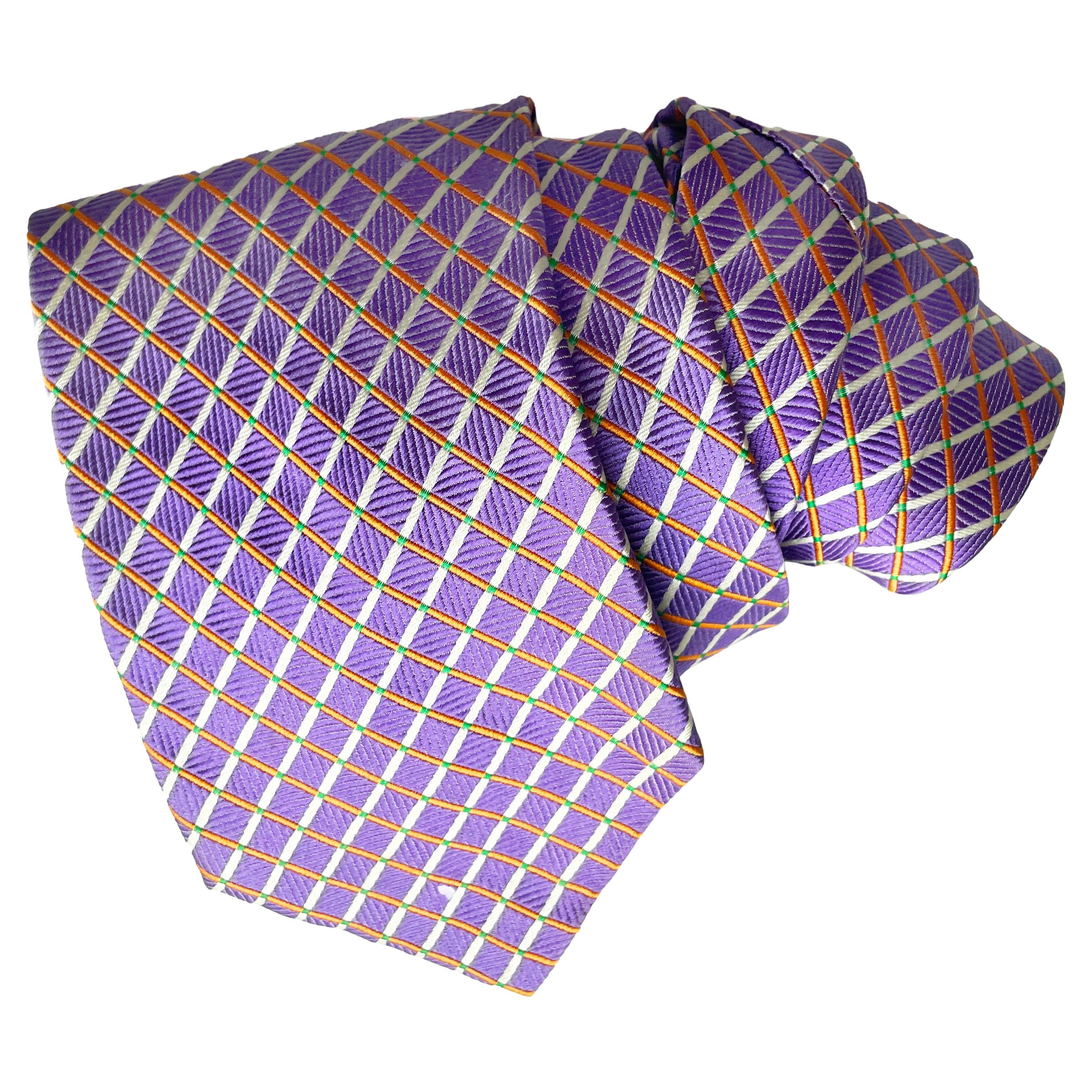 Versace Vintage Silk Necktie Circa 2000s Geometric Pattern Lilac White en vente