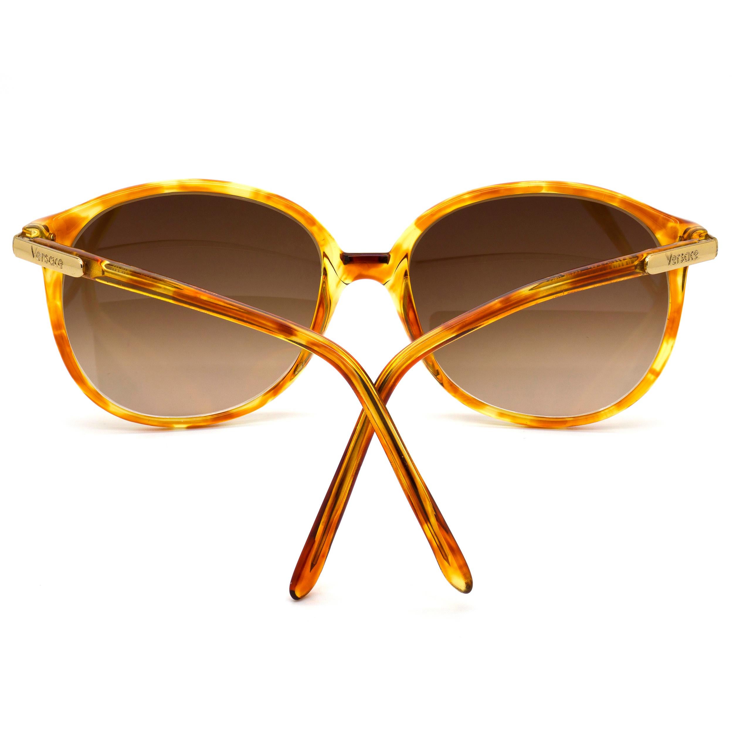 Versace vintage sunglasses 80s In New Condition For Sale In Santa Clarita, CA