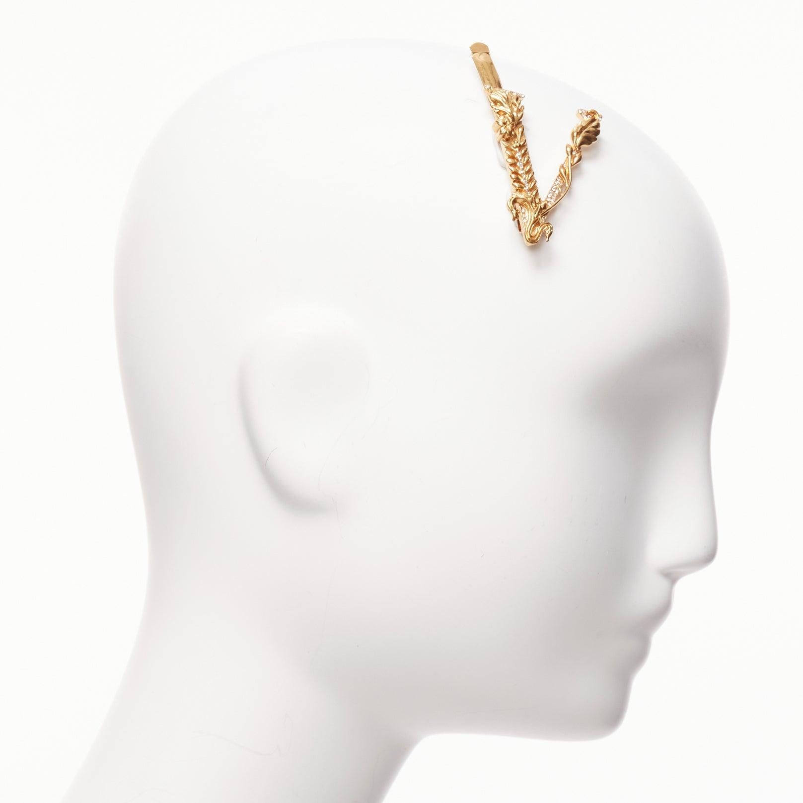 VERSACE Virtus gold baroque big V logo baroque single hair clip In Good Condition For Sale In Hong Kong, NT