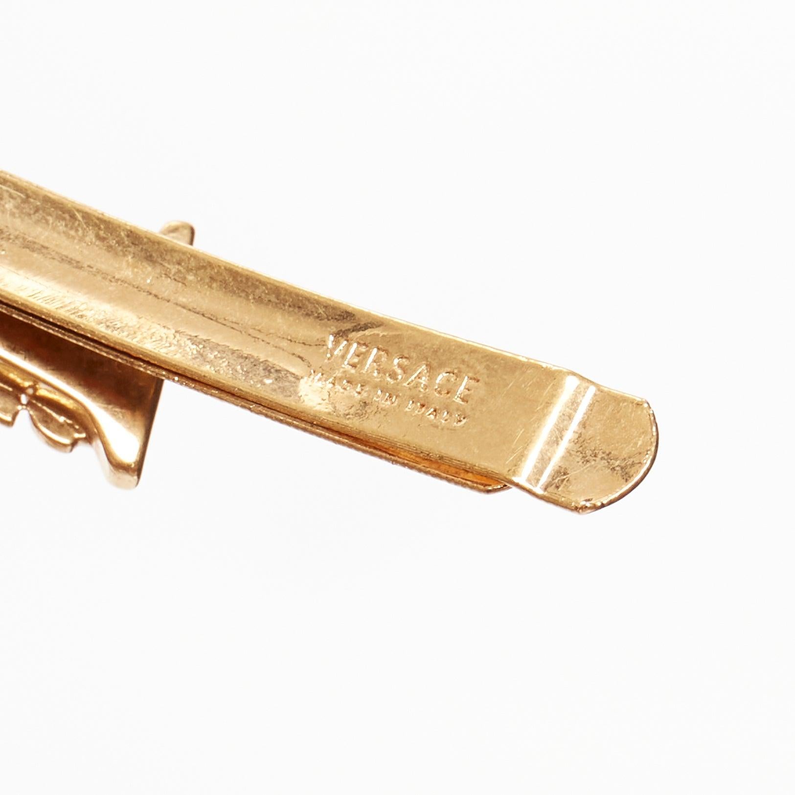 De las mujeres VERSACE Virtus Oro Barroco Gran V Logo Barroco Pinza de pelo simple en venta