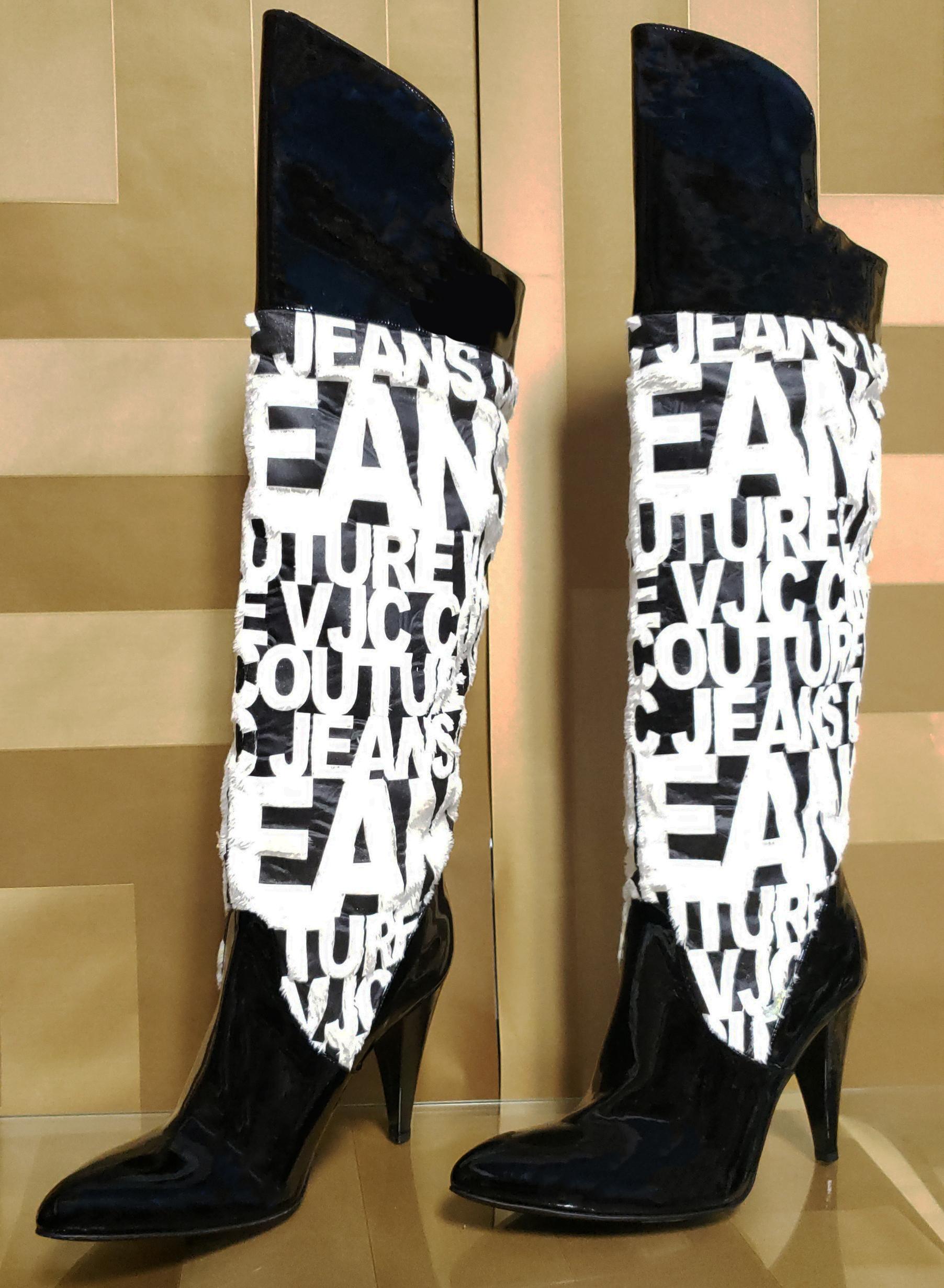 VERSACE VJC BLACK AND WHITE PATENT LEATHER and FAUX FUR OVER KNEE BOOTS 39 - 9 Negro en venta