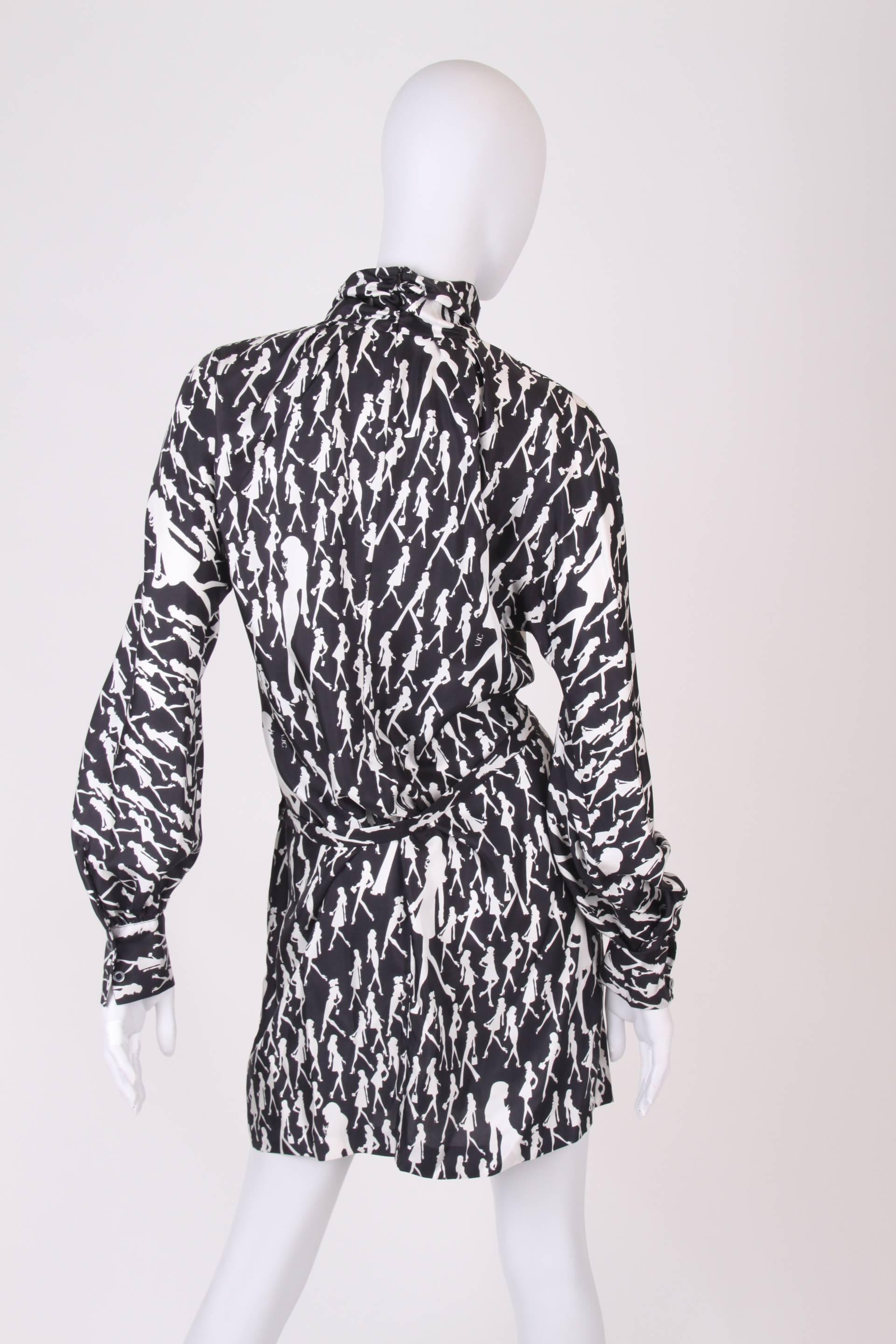 Versace Jeans Couture VJC black and white Silk Dress  In Good Condition In Baarn, NL