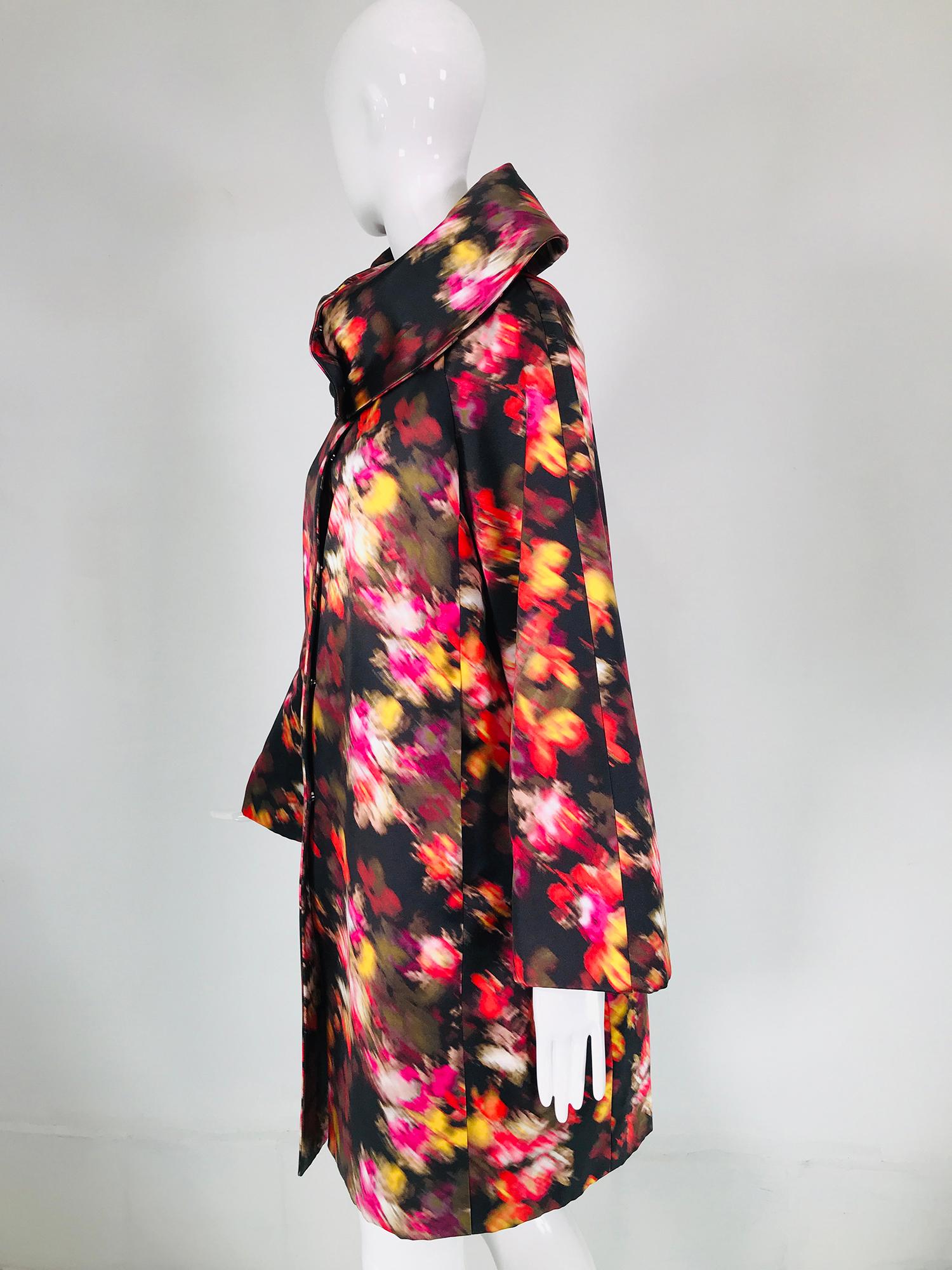 Versace Watery Floral Silk Coat with Rolled Stand Away Collar NWT In Good Condition For Sale In West Palm Beach, FL