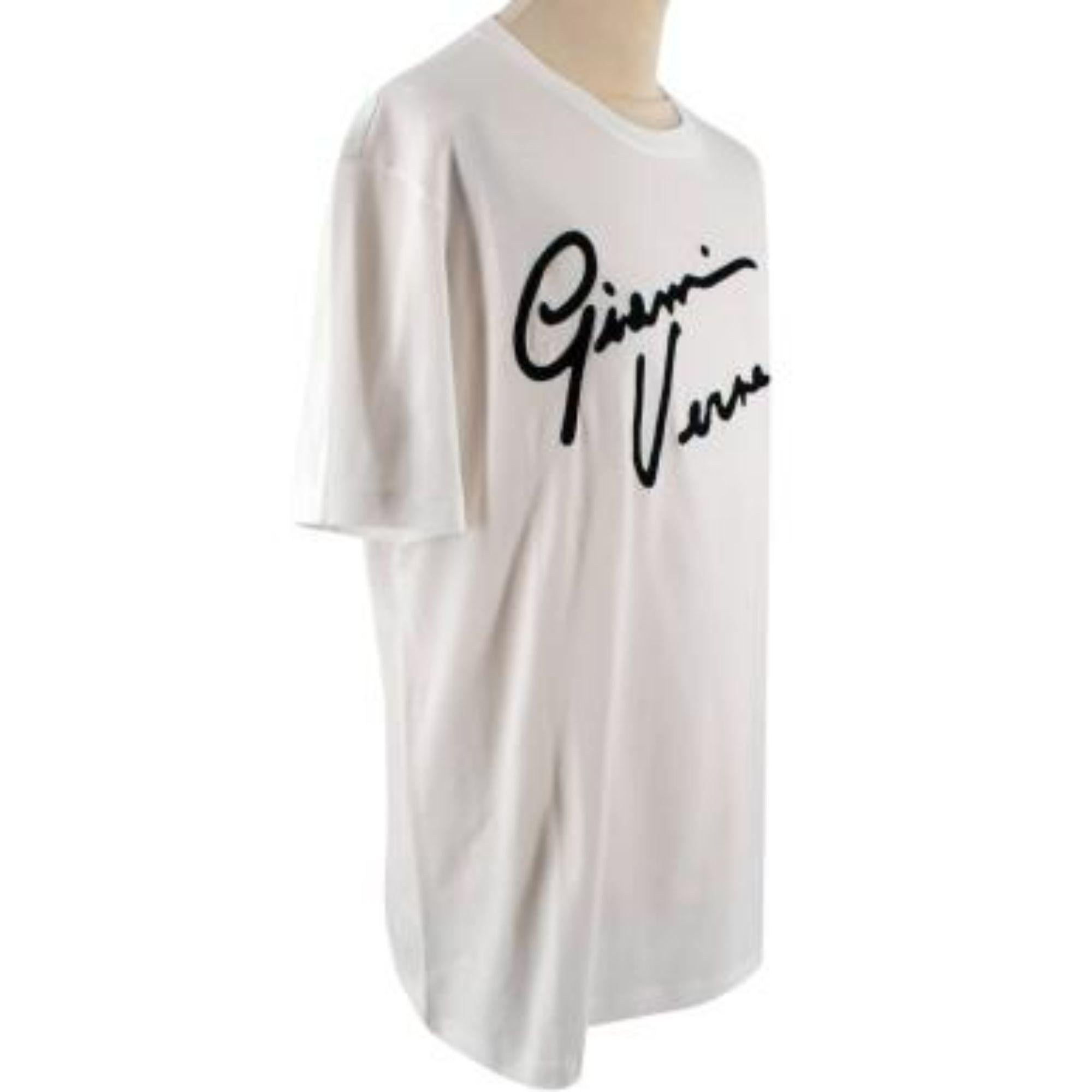Versace White and Black Gianni Logo T-shirt In Excellent Condition For Sale In London, GB