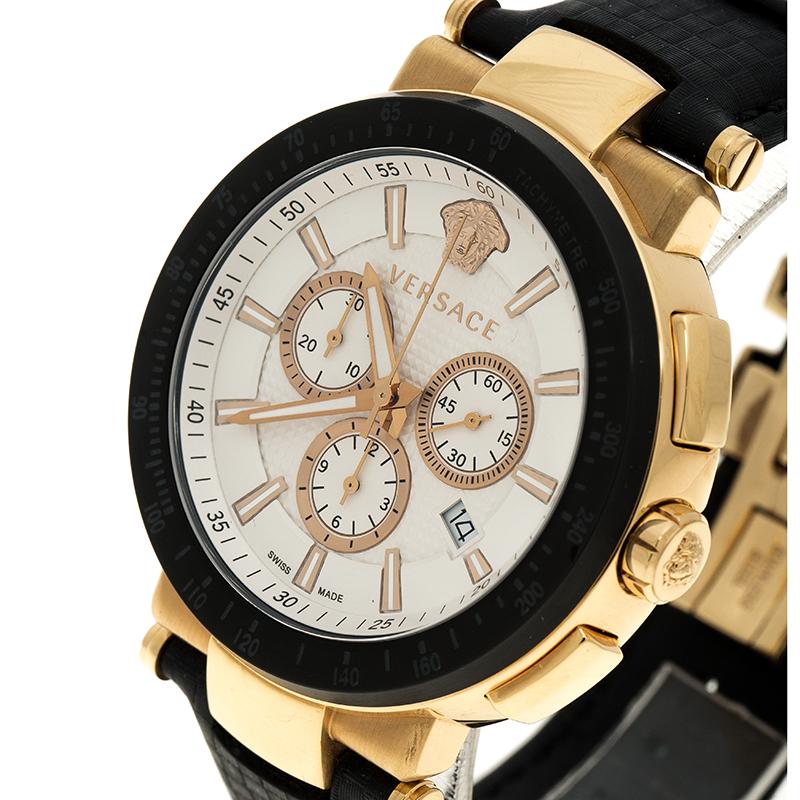 Characterized by a luxurious gold-tone design, this timepiece presented by the house of Versace is a timelessly classic piece for a look of grace and élan. With a smart textured dial, this sports watch is a great choice to rock a dapper