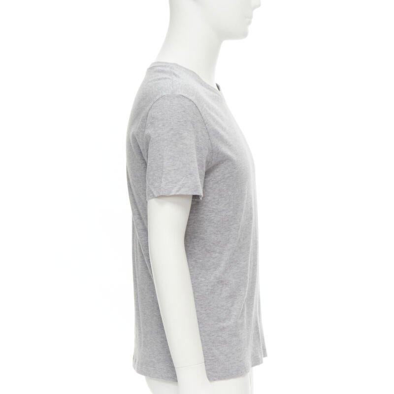 VERSACE white Gianni Signature logo embroidery grey tshirt Taylor Fit S In Excellent Condition For Sale In Hong Kong, NT