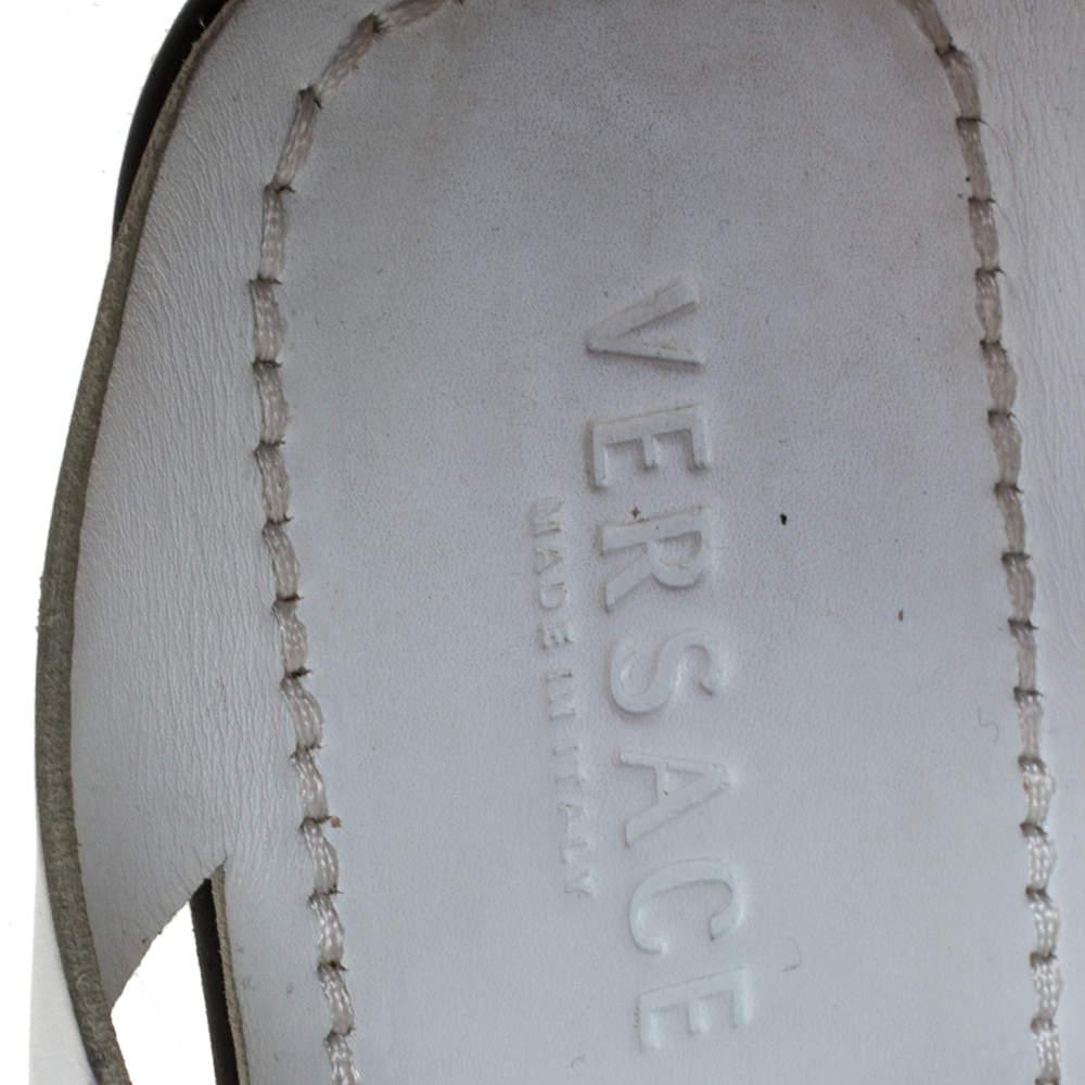 Versace Sandali incrociati in pelle bianca taglia 43 2