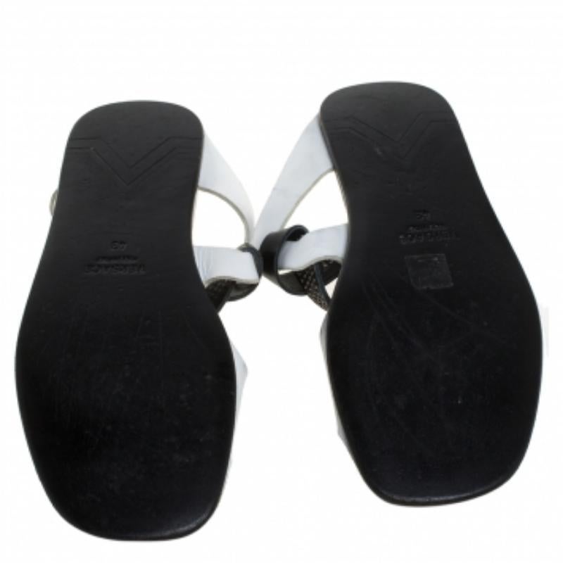 Versace White Leather Crossover Slide Sandals Size 43 For Sale 2