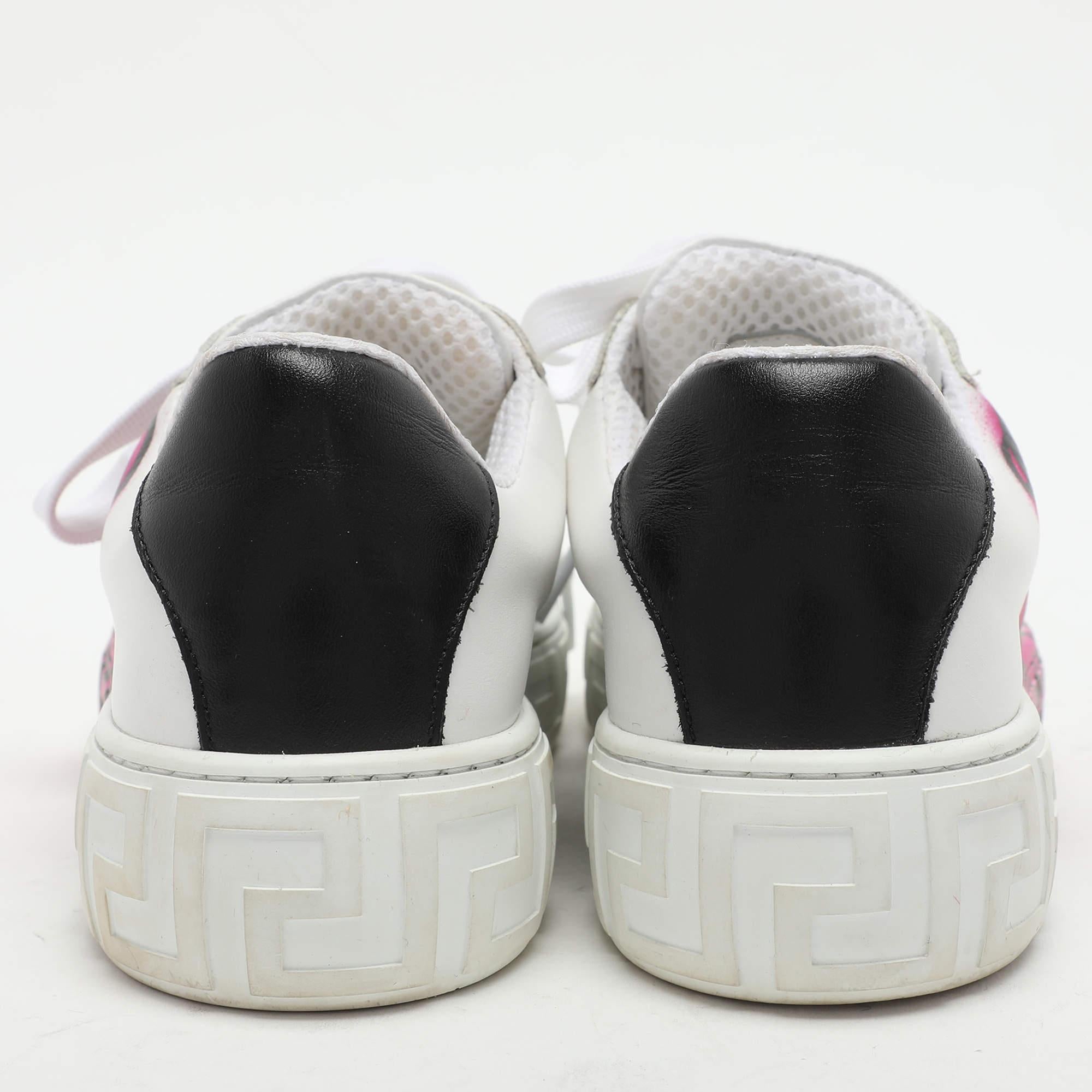 Versace La Greca Low Top Turnschuhe aus weißem Leder Größe 35 Damen im Angebot